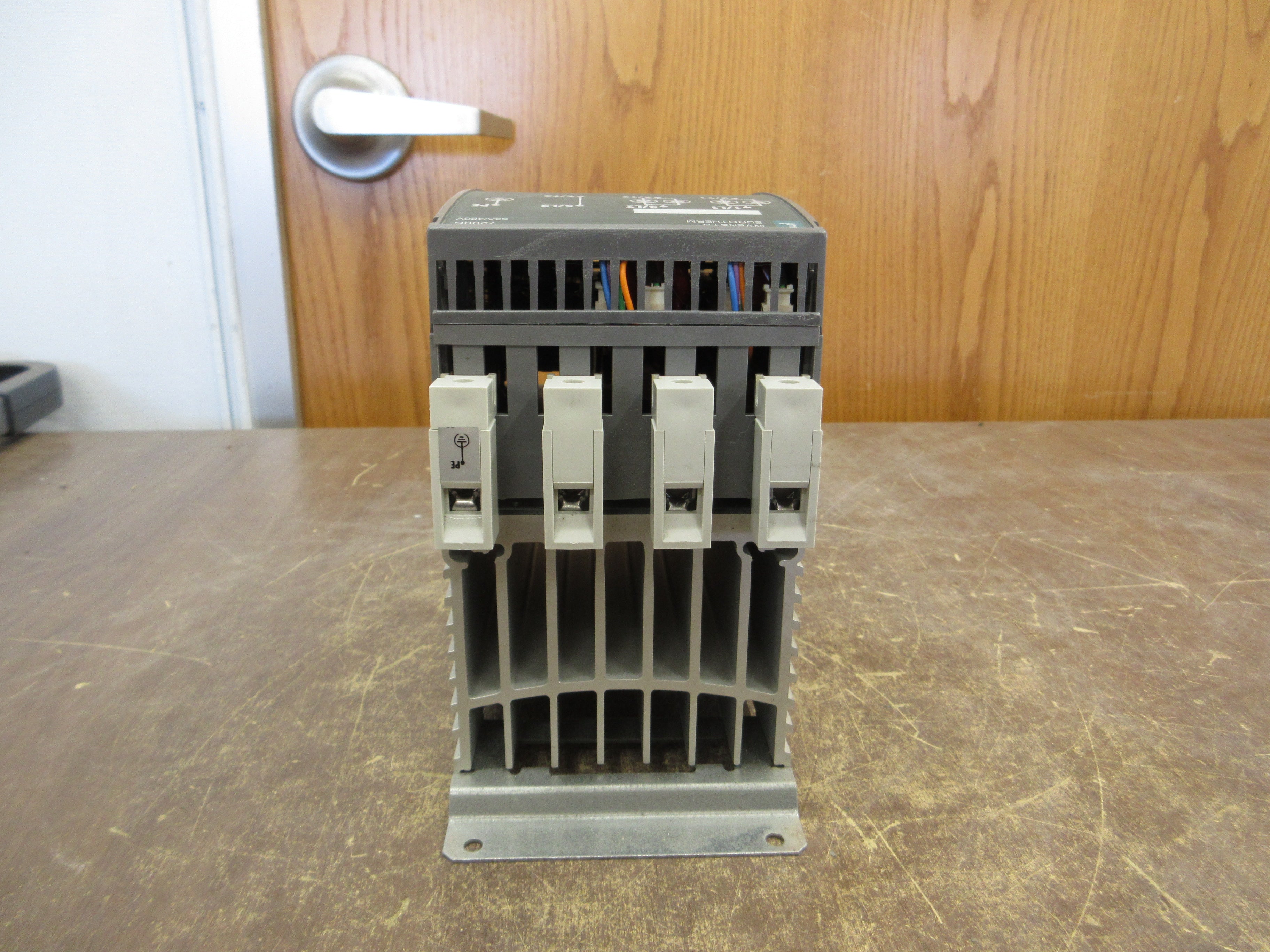 Invensys Eurotherm Solid State Relay 7200S/63A/480V/XXXX/3D/Fuse/LDC/ENG Used