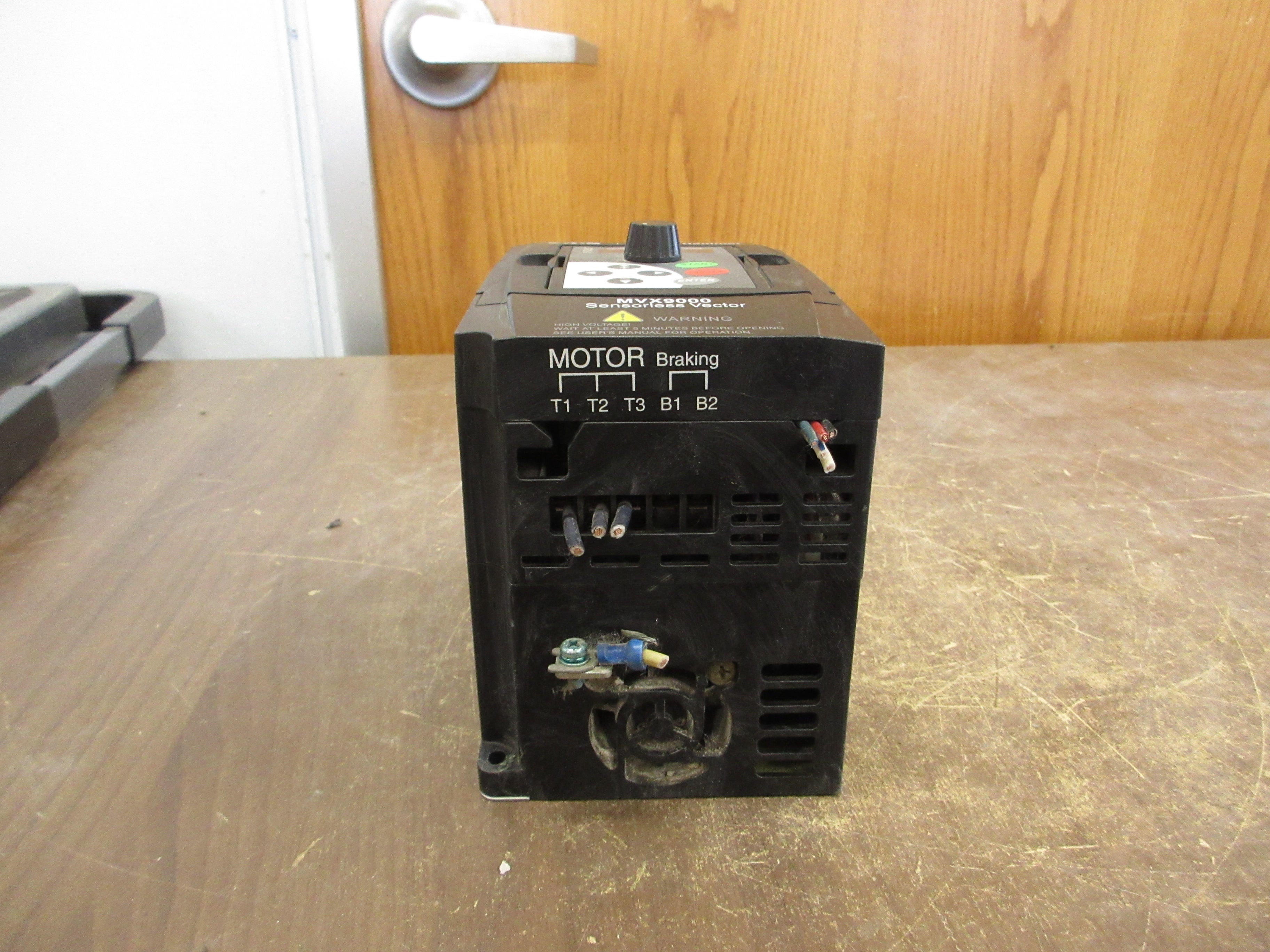 Eaton MVX9000 AC Drive MVX001A0-4 1HP 3Ph w/ Keypad Used