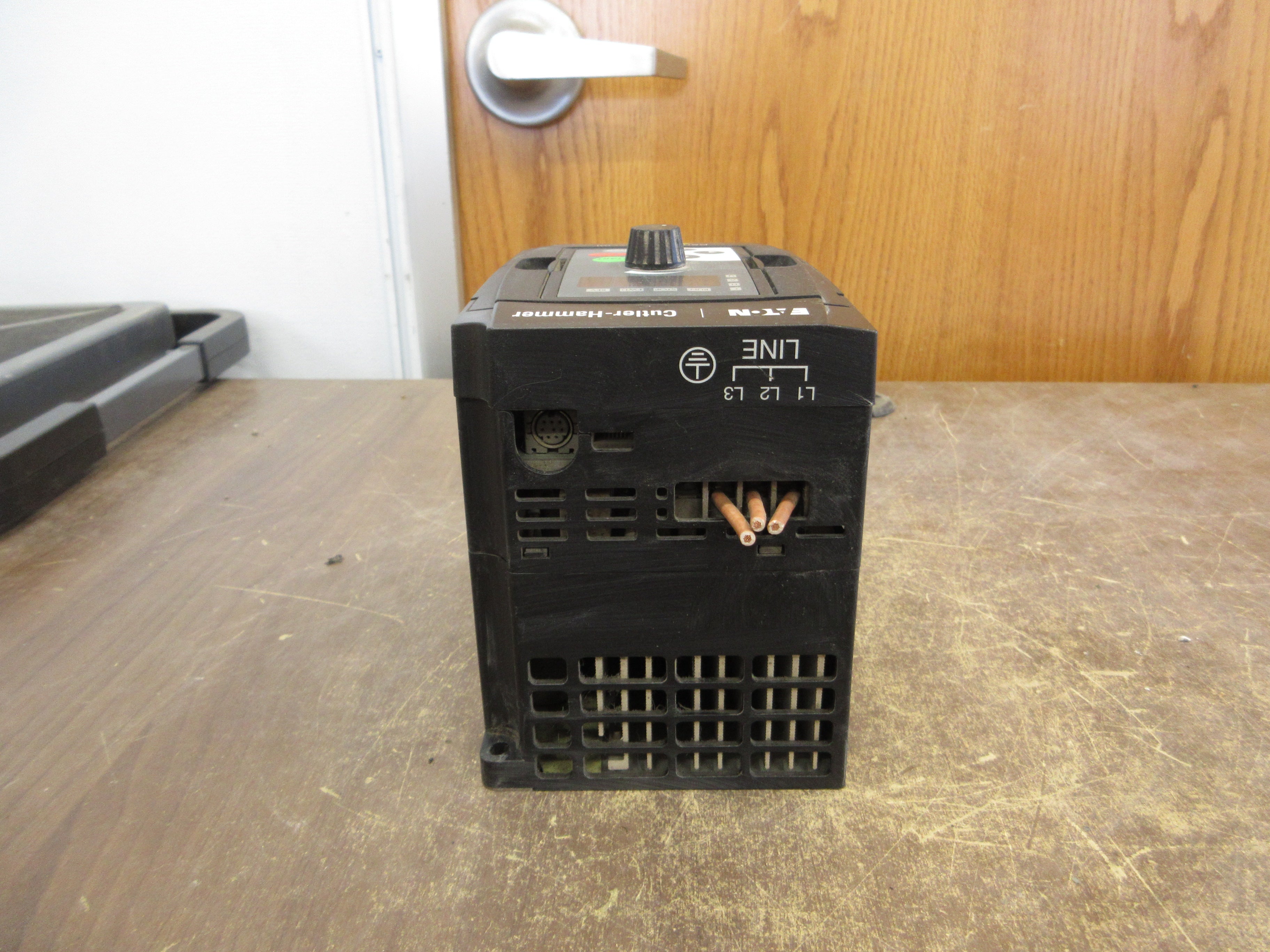 Eaton MVX9000 AC Drive MVX001A0-4 1HP 3Ph w/ Keypad Used