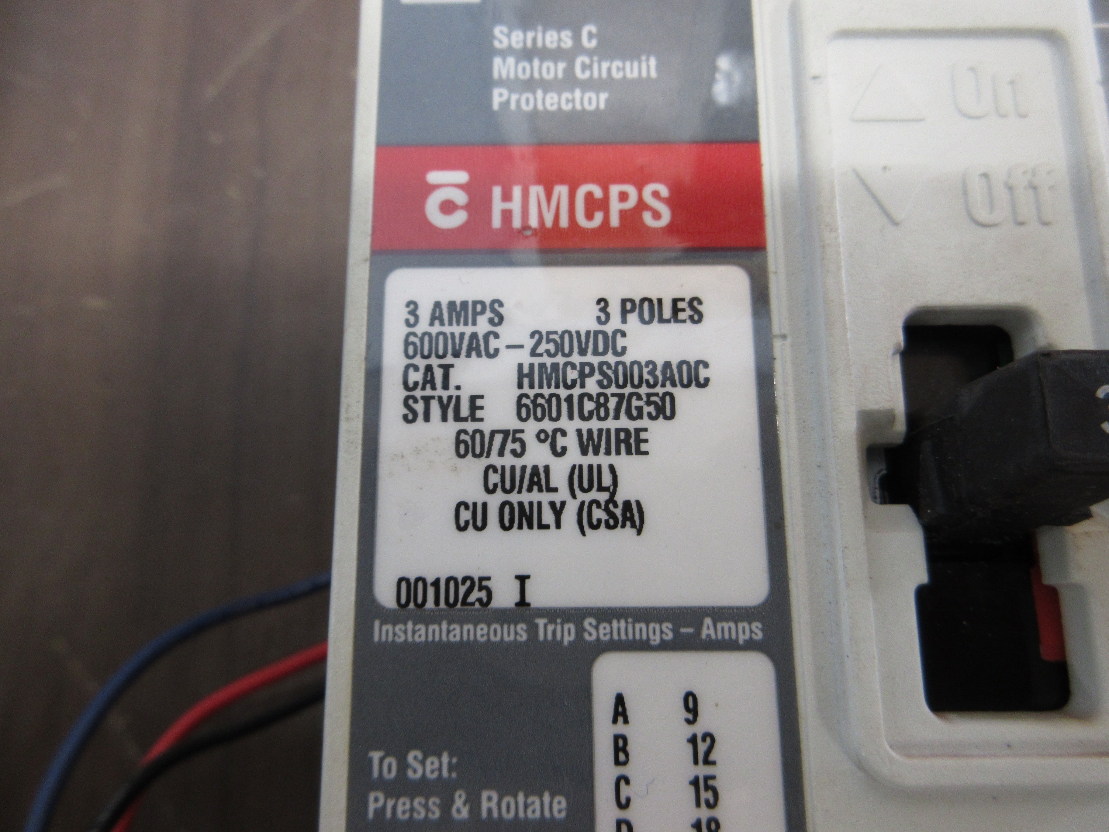 Cutler-Hammer Circuit Breaker HMCPS003A0C 3A 600V 3P Used