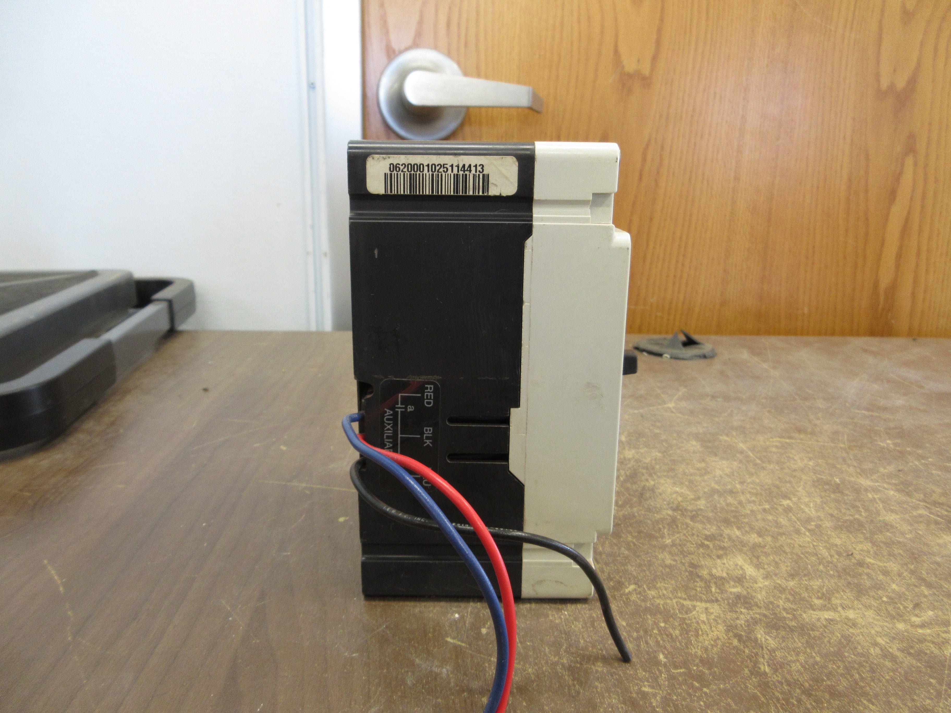 Cutler-Hammer Circuit Breaker HMCPS003A0C 3A 600V 3P Used