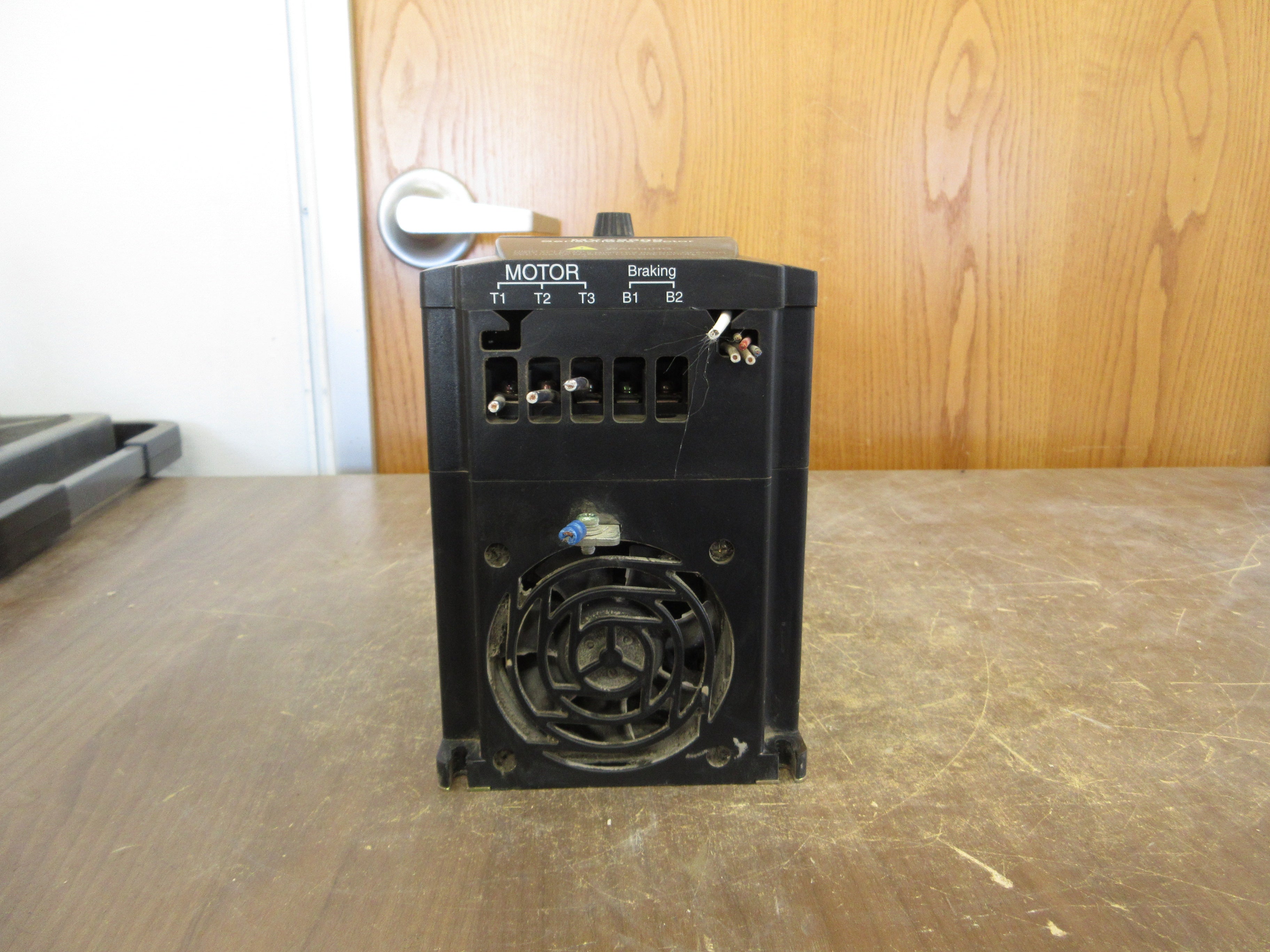 Eaton MVX9000 AC Drive MVX007A0-4 7.5HP 3Ph w/ Keypad Used