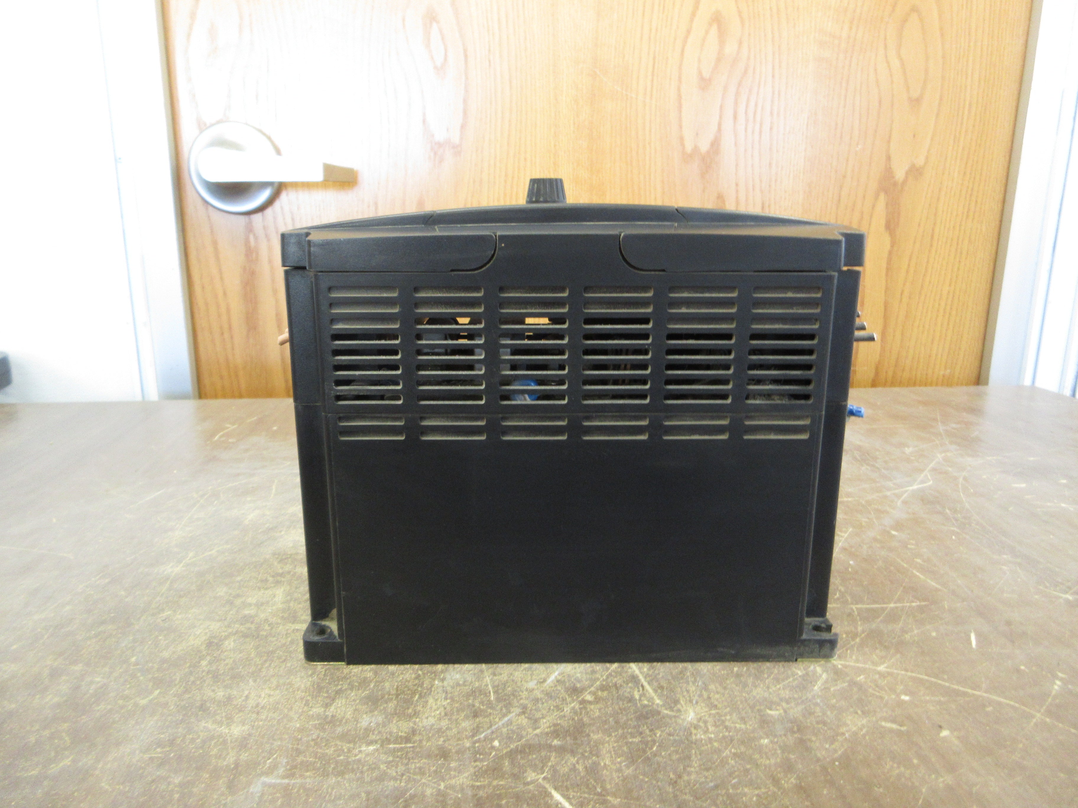 Eaton MVX9000 AC Drive MVX007A0-4 7.5HP 3Ph w/ Keypad Used