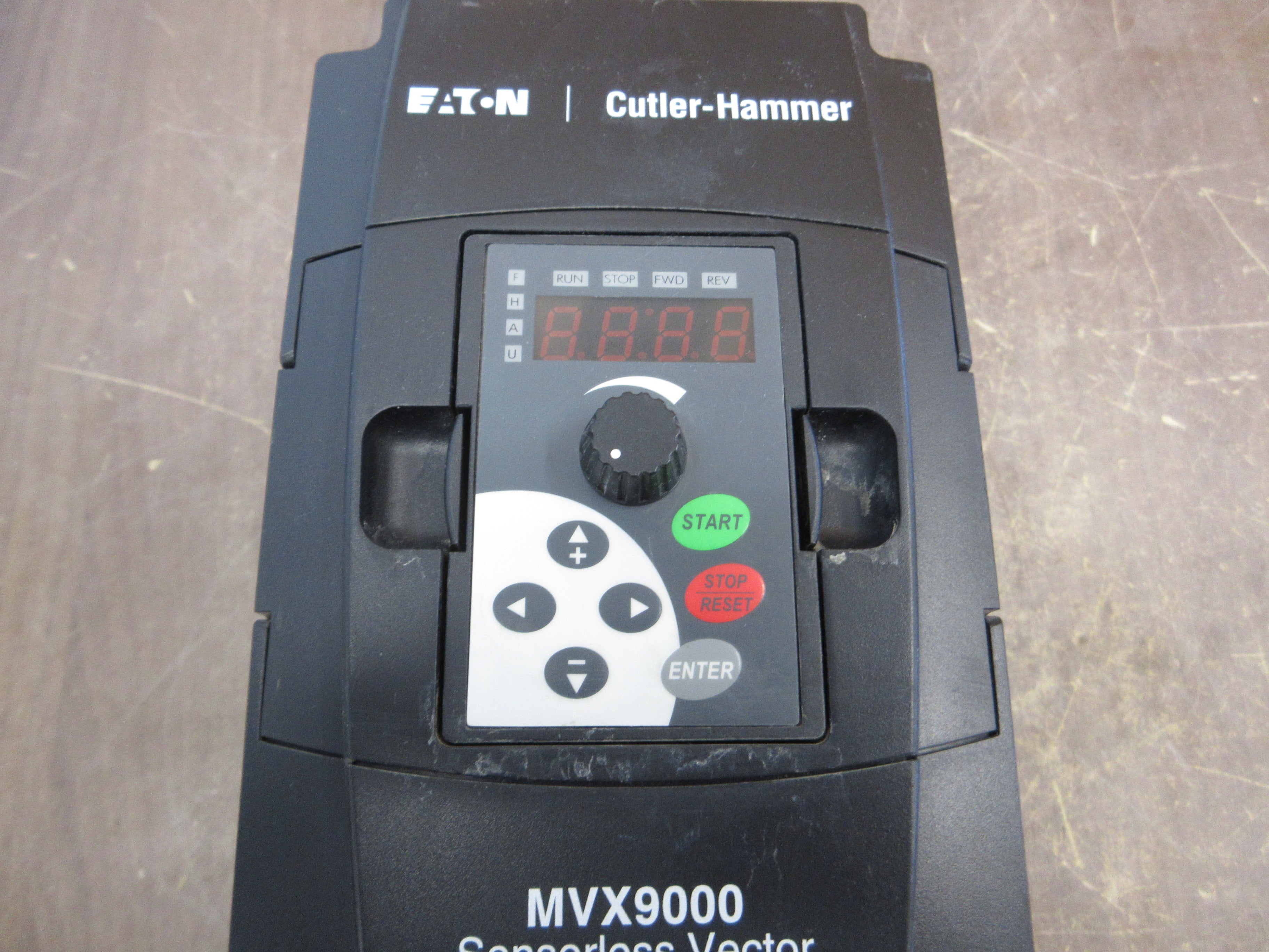 Eaton MVX9000 AC Drive MVX005A0-4 5HP 3Ph w/ Keypad Used