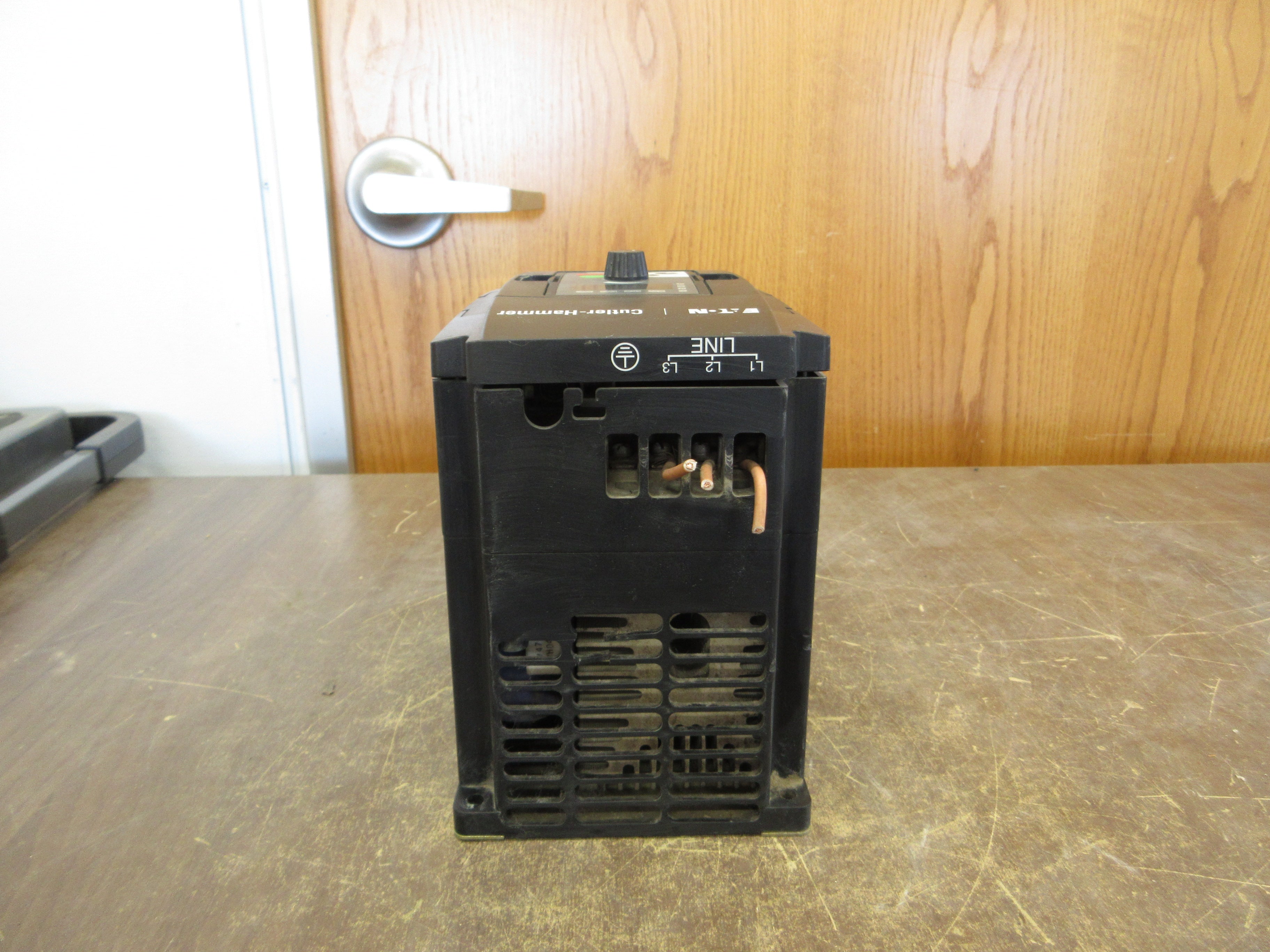 Eaton MVX9000 AC Drive MVX005A0-4 5HP 3Ph w/ Keypad Used