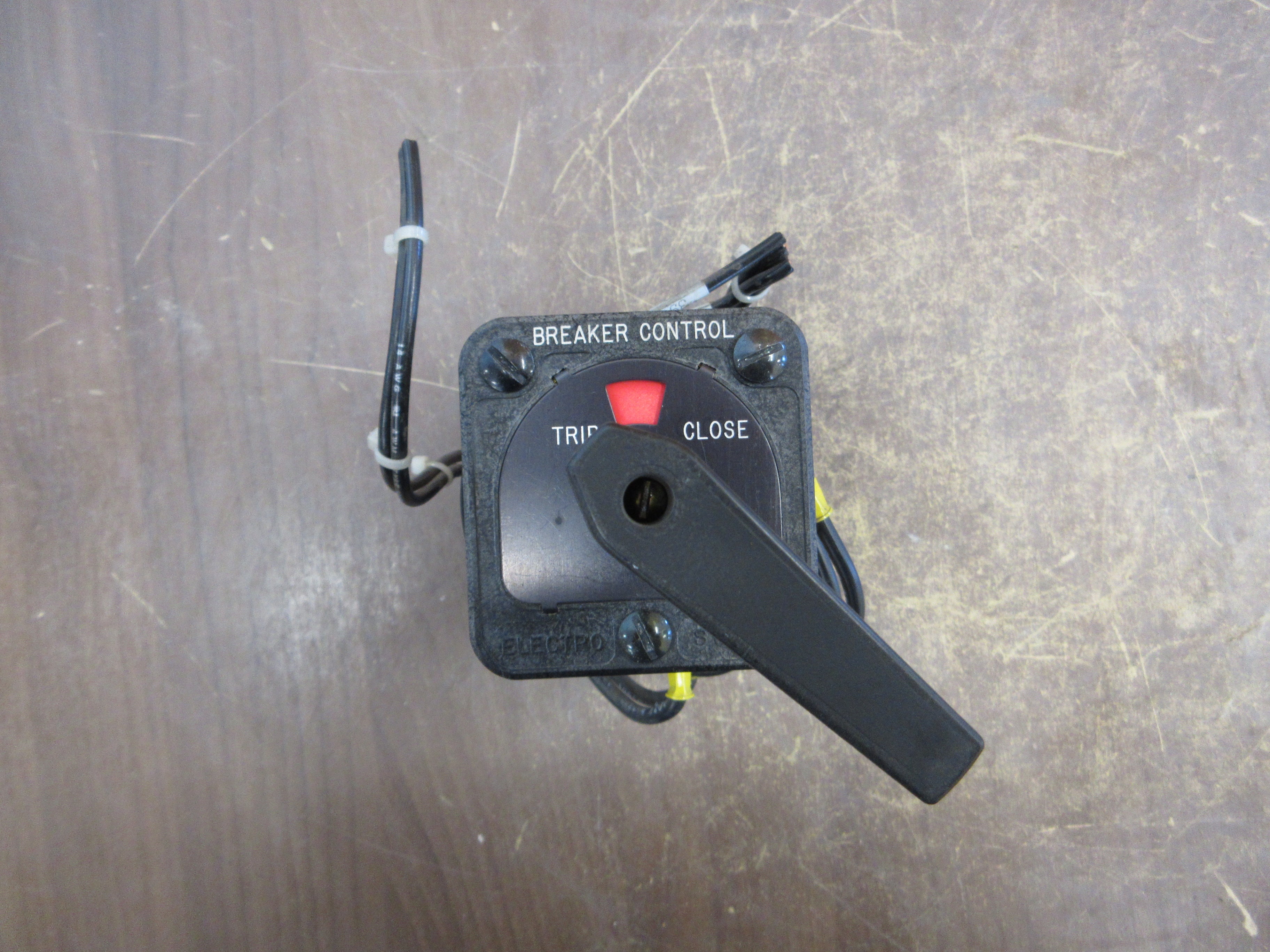 Electroswitch Series 24 Breaker Control Rotary Switch 2412C *Broken Insulator*