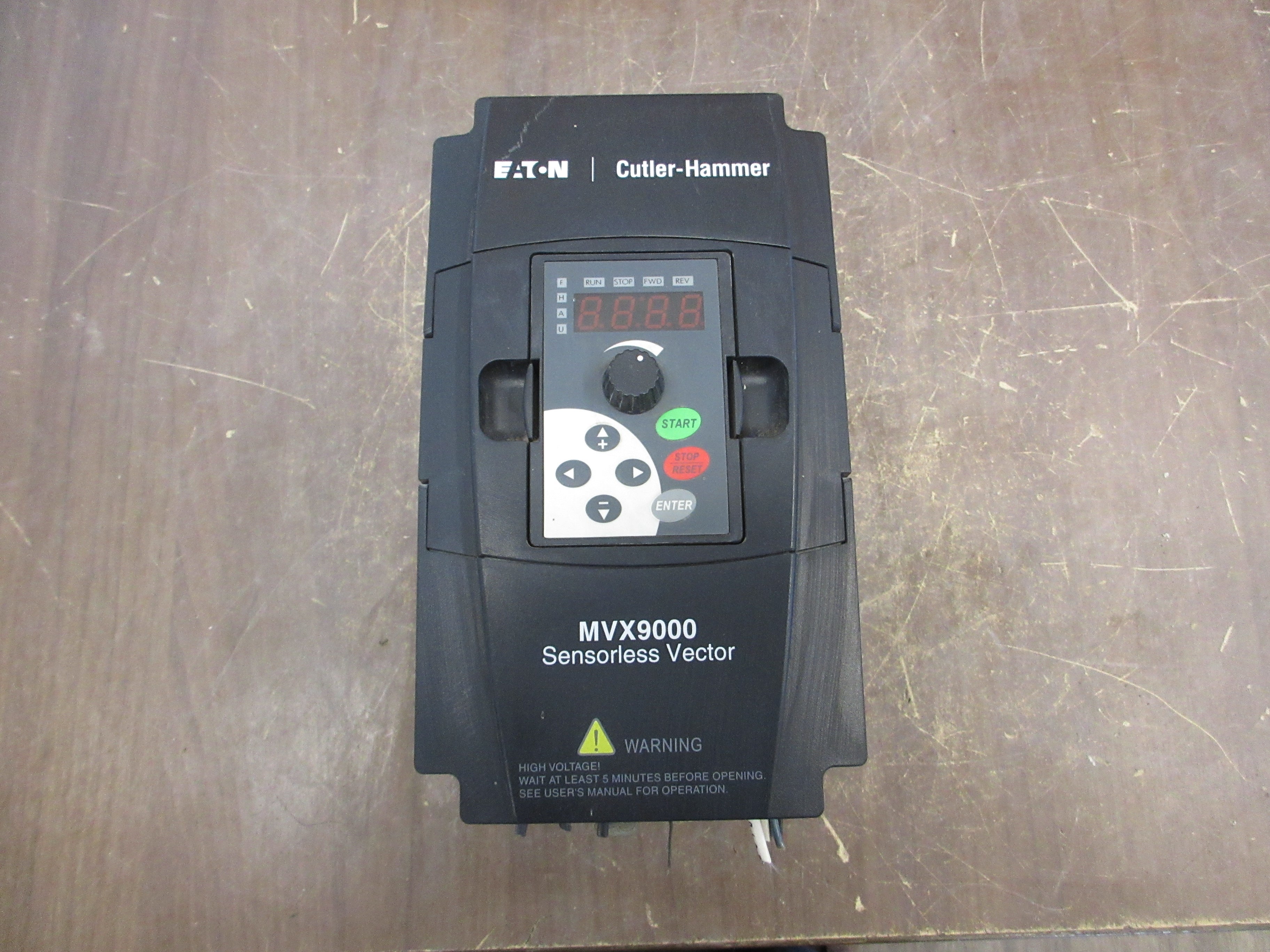 Eaton MVX9000 AC Drive MVX010A0-4 10HP 3Ph w/ Keypad Used