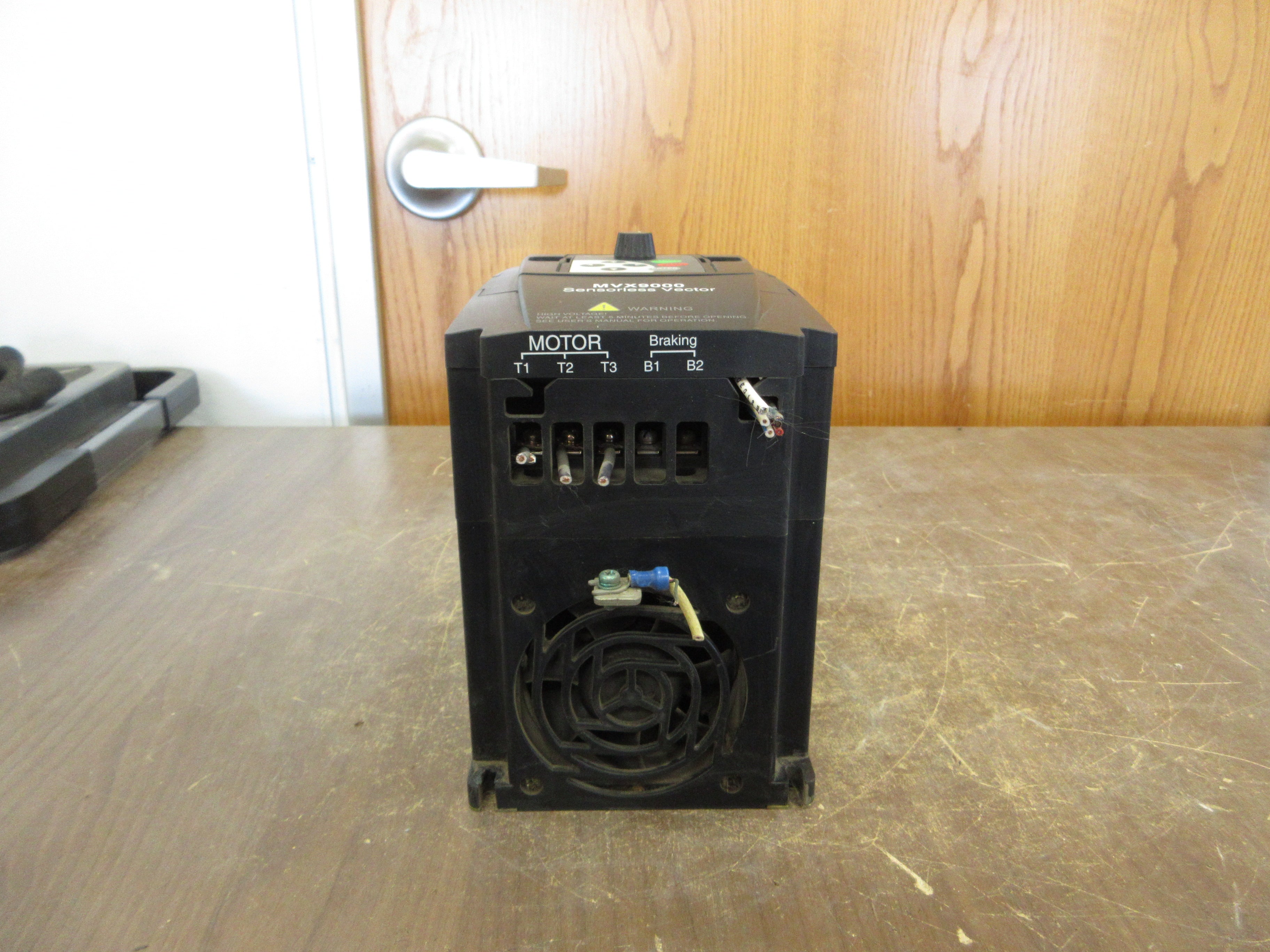 Eaton MVX9000 AC Drive MVX010A0-4 10HP 3Ph w/ Keypad Used