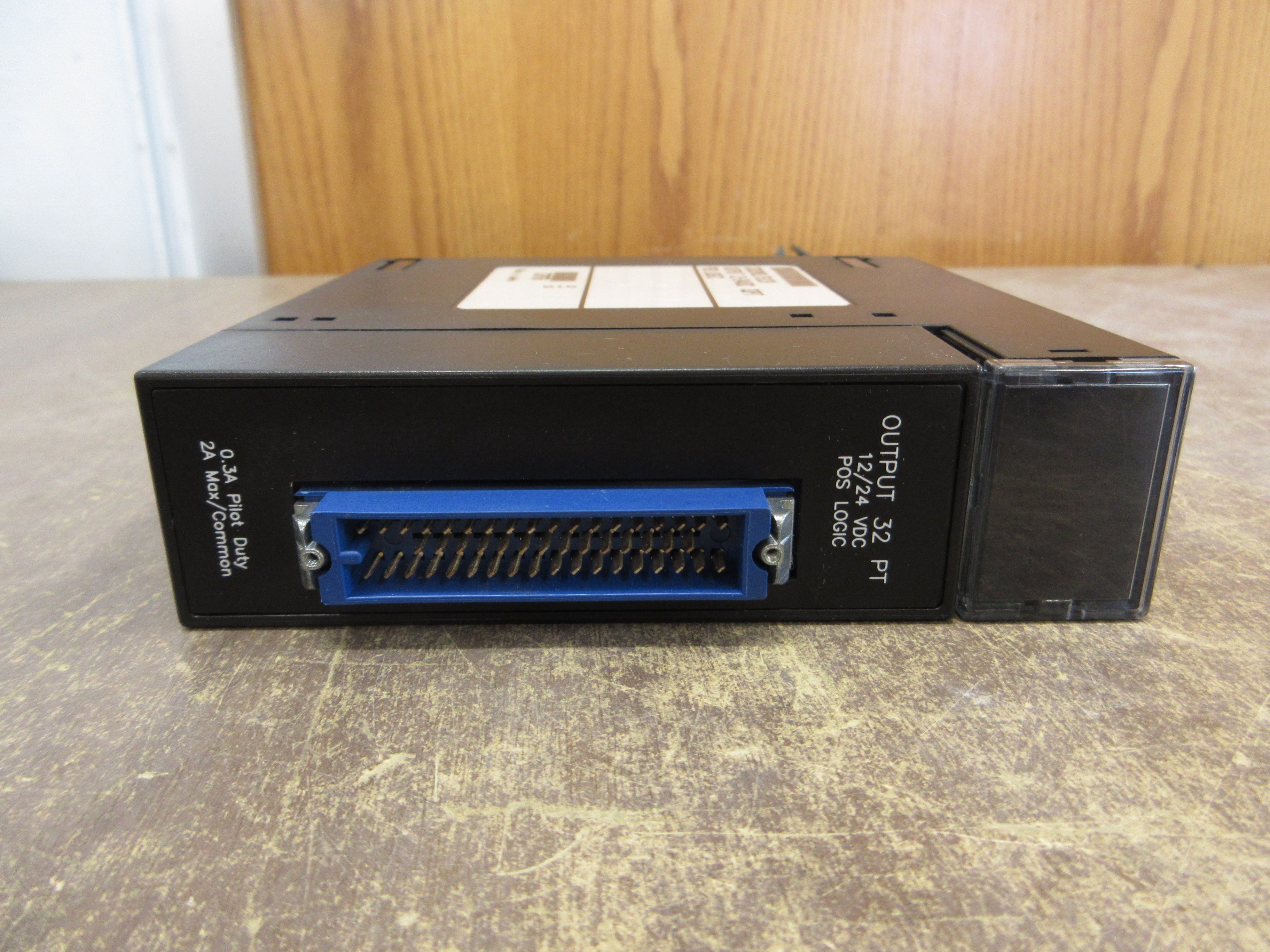 GE Fanuc Output Module IC693MDL751CA 12-24VDC 32PT Used