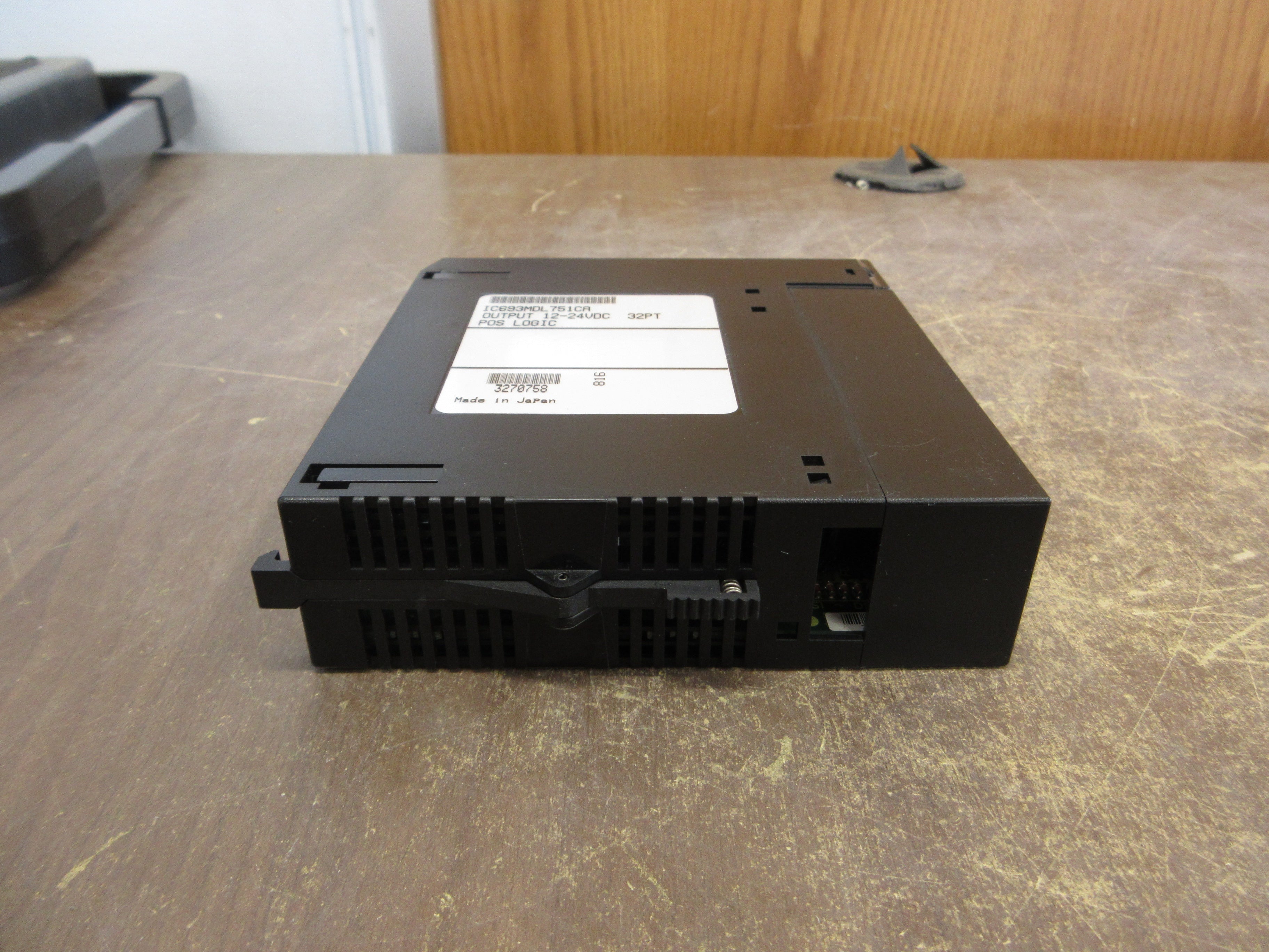 GE Fanuc Output Module IC693MDL751CA 12-24VDC 32PT Used
