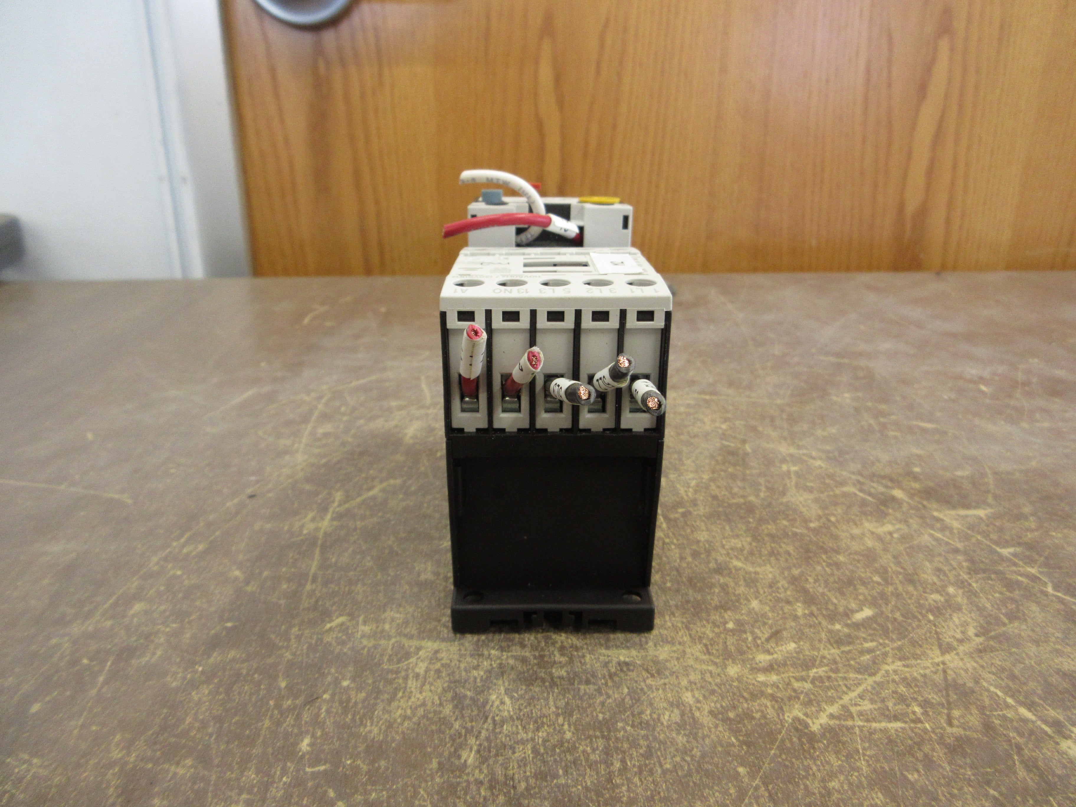 Eaton Starter DIL M9-10 XTCE009B10 / ZB12-6 XTOB006BC1 120V Coil Trip: 4-6A Used