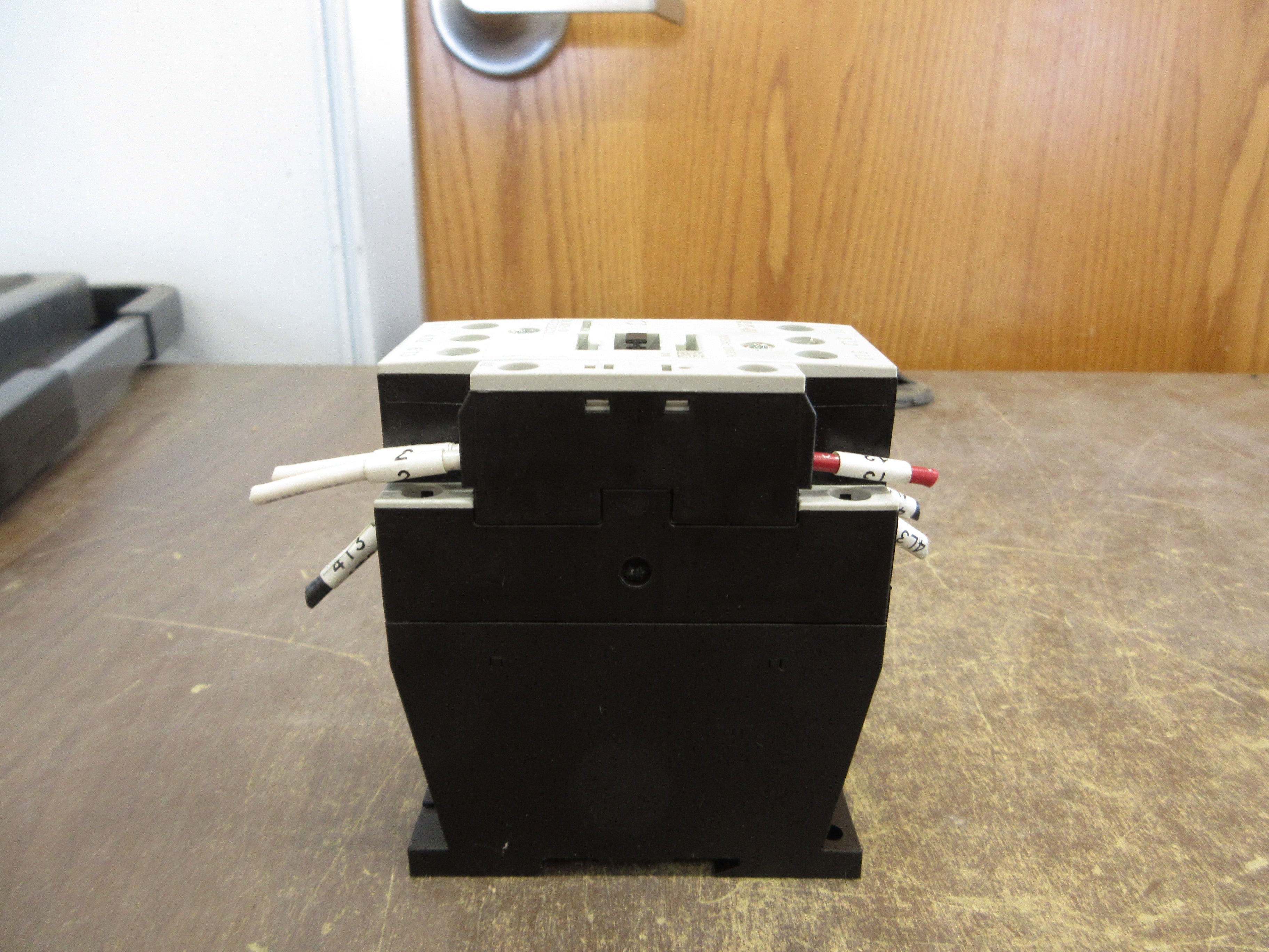 Eaton Contactor DIL M25-10 XTCE025C10 120V Coil Used