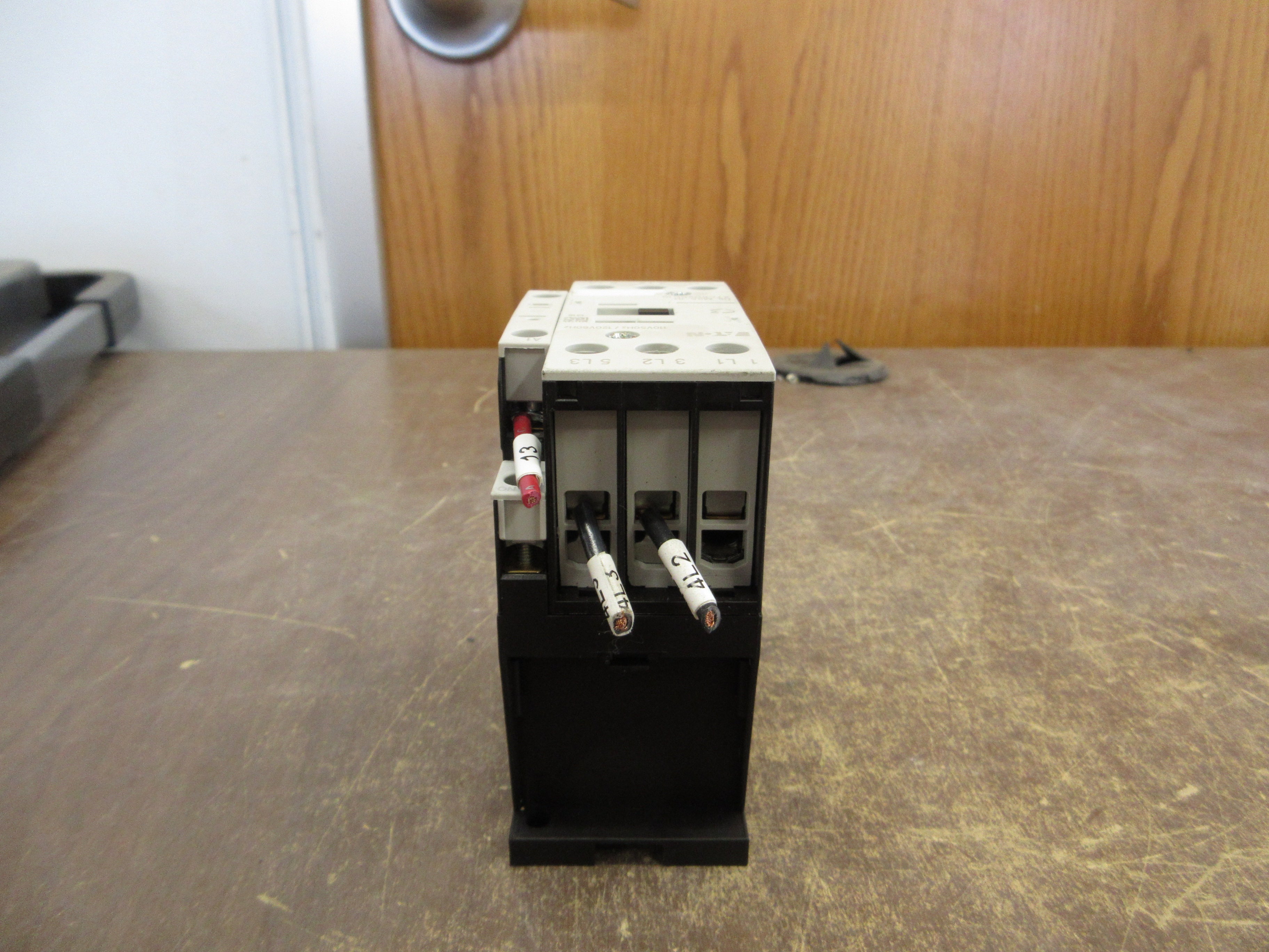 Eaton Contactor DIL M25-10 XTCE025C10 120V Coil Used