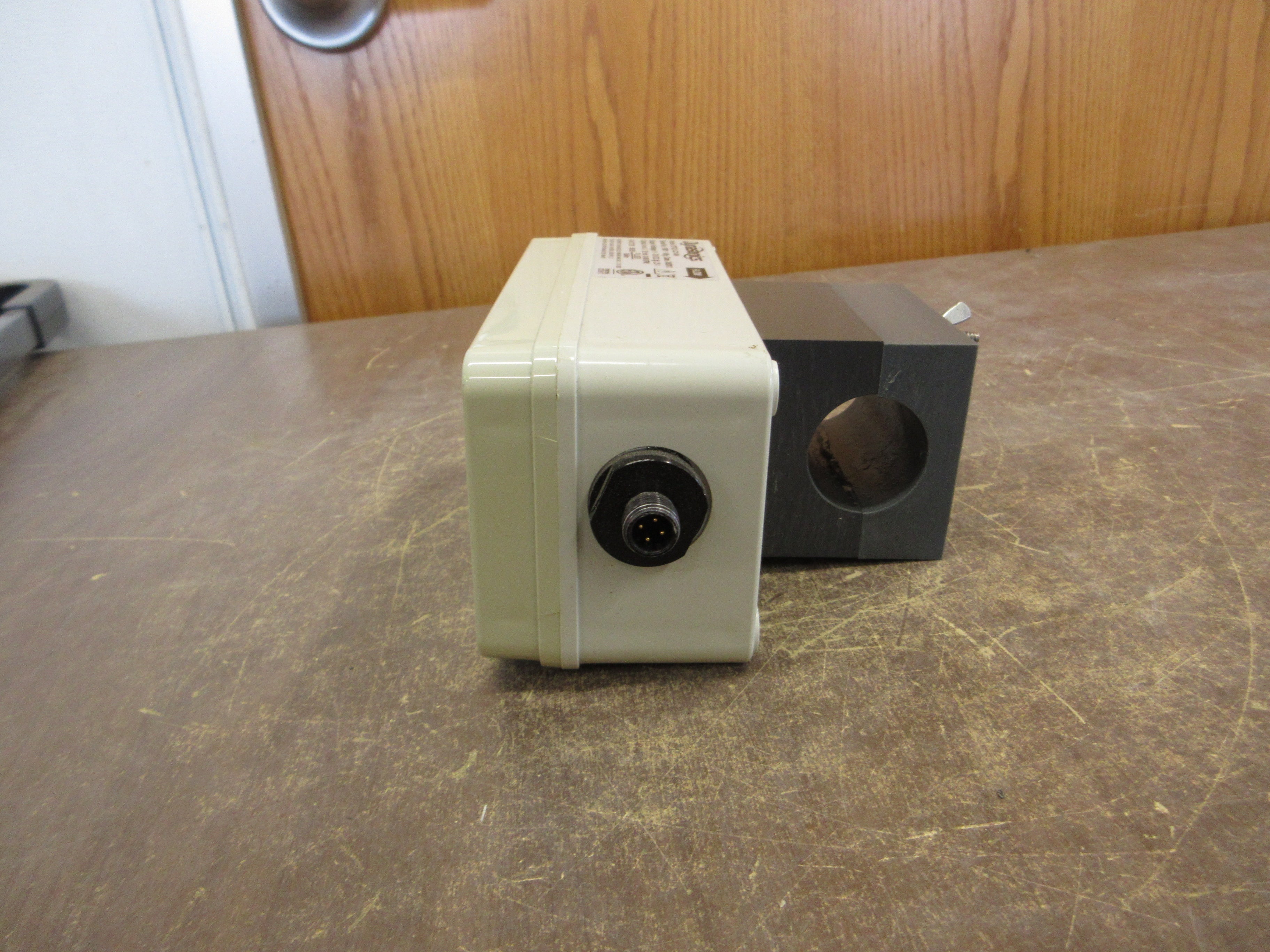 Dynasonics Ultrasonic Flowmeter DTFXL1-CC1-NN 11-30VDC Used