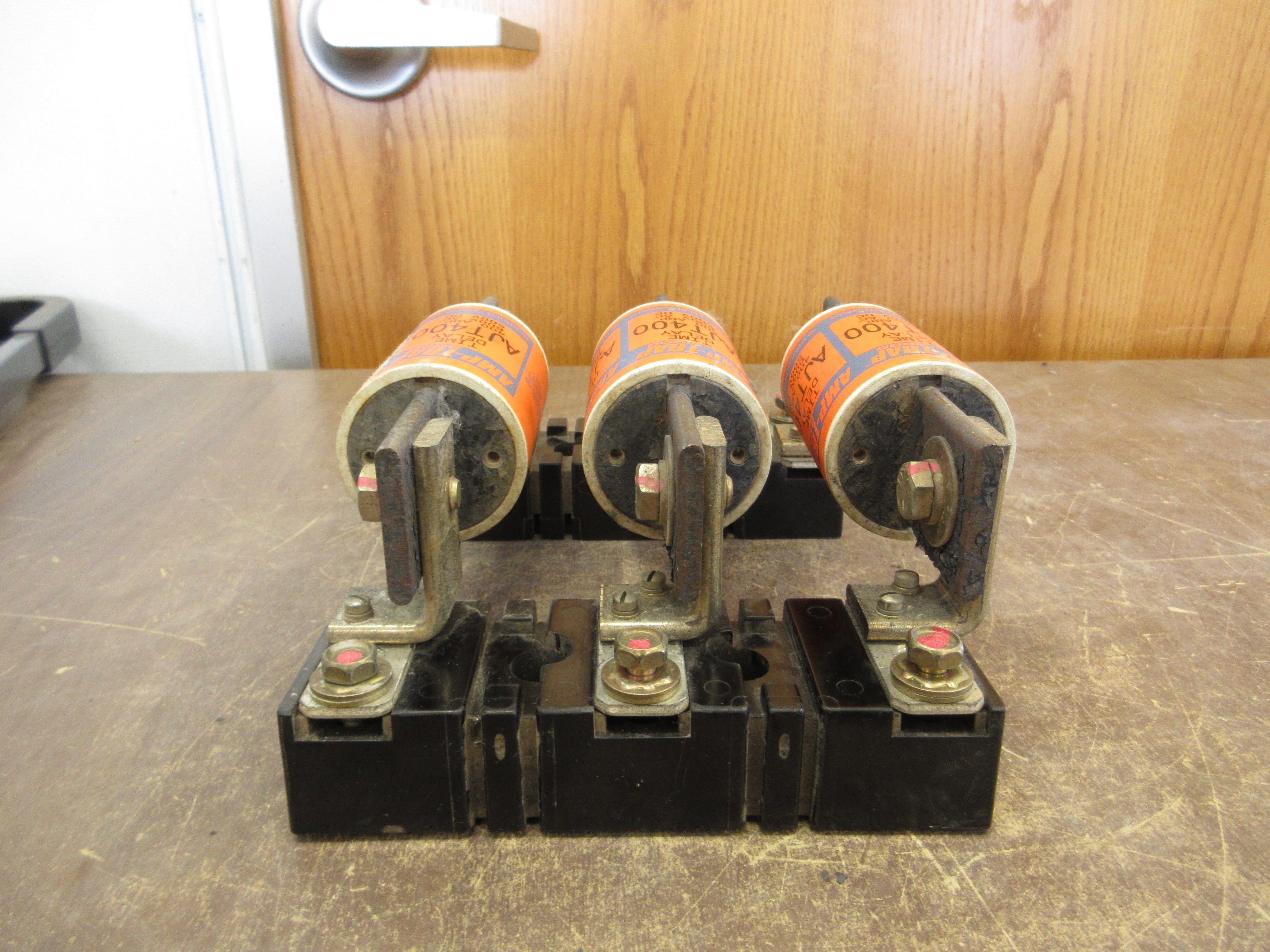 Allen-Bradley Fuseholder w/ Fuses 4012056814 200A 600V 3P w/ (3) 400A Fuses Used