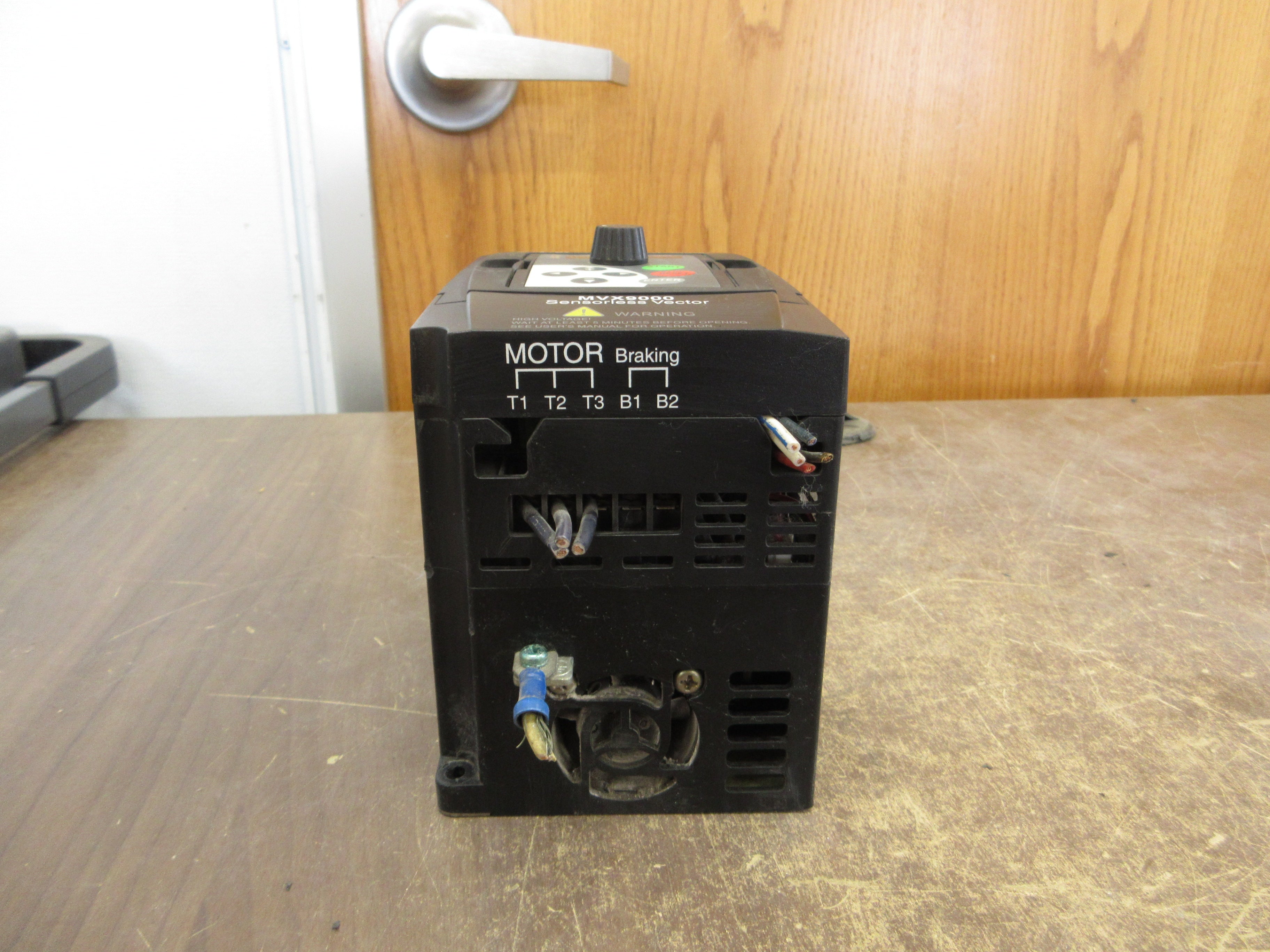 Eaton MVX9000 AC Drive MVX002A0-4 2HP 3Ph w/ Keypad Used