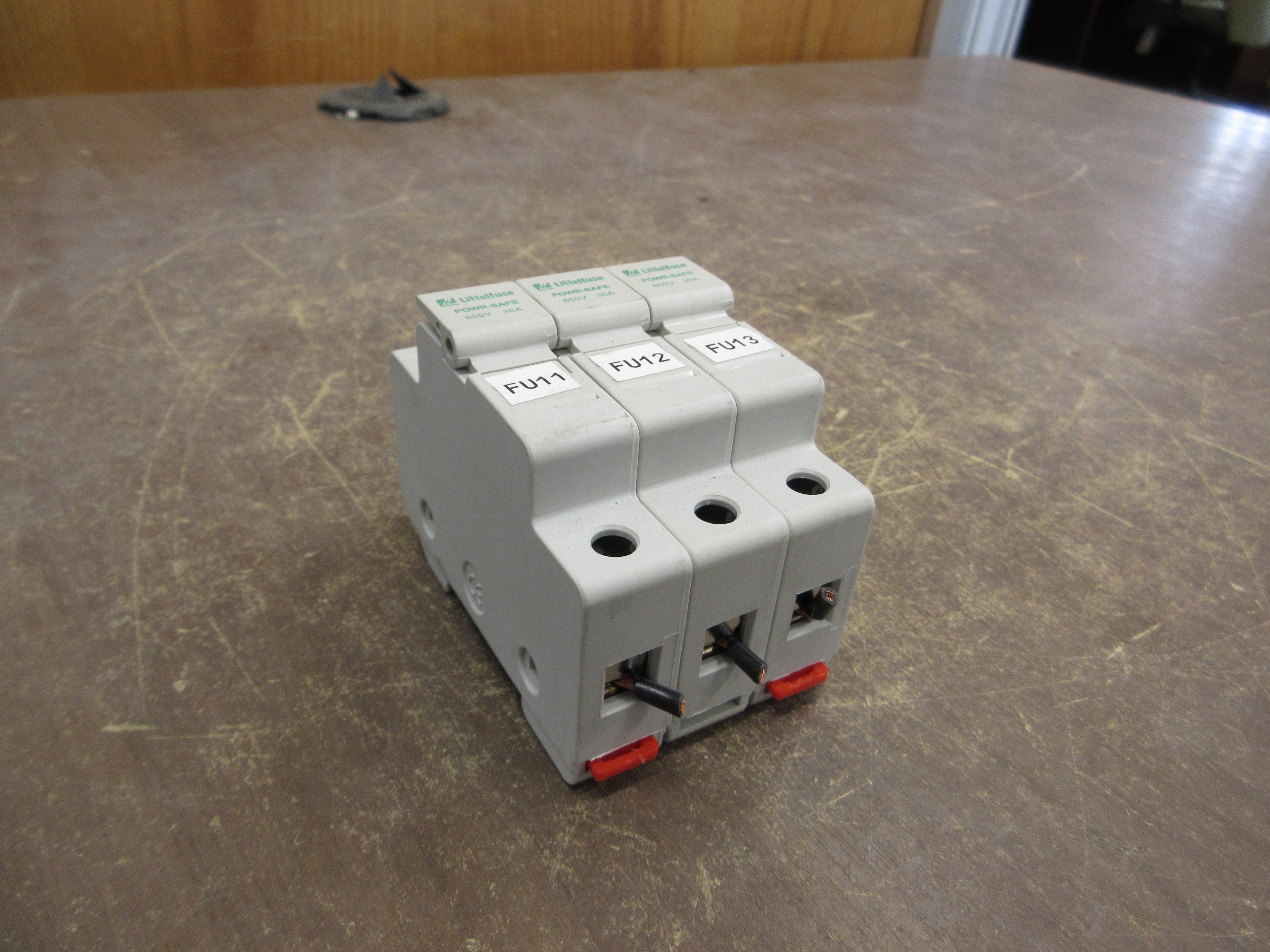 Littelfuse Fuseholder LPSC CH 30A 600V 3P Used