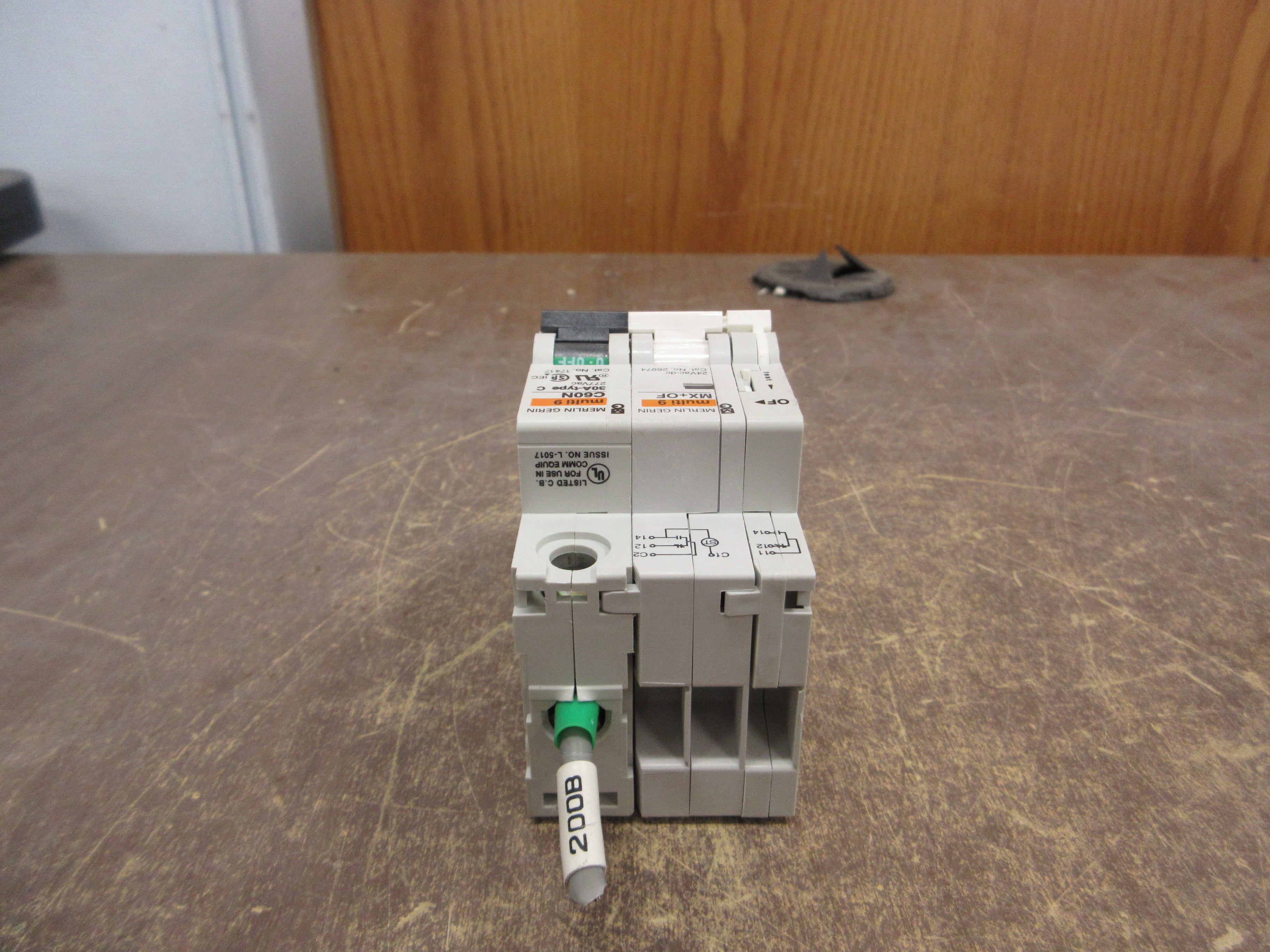 Merlin Gerin Multi 9 C60N Circuit Breaker 17417 30A 277V 1P w/ (2) Adder Poles