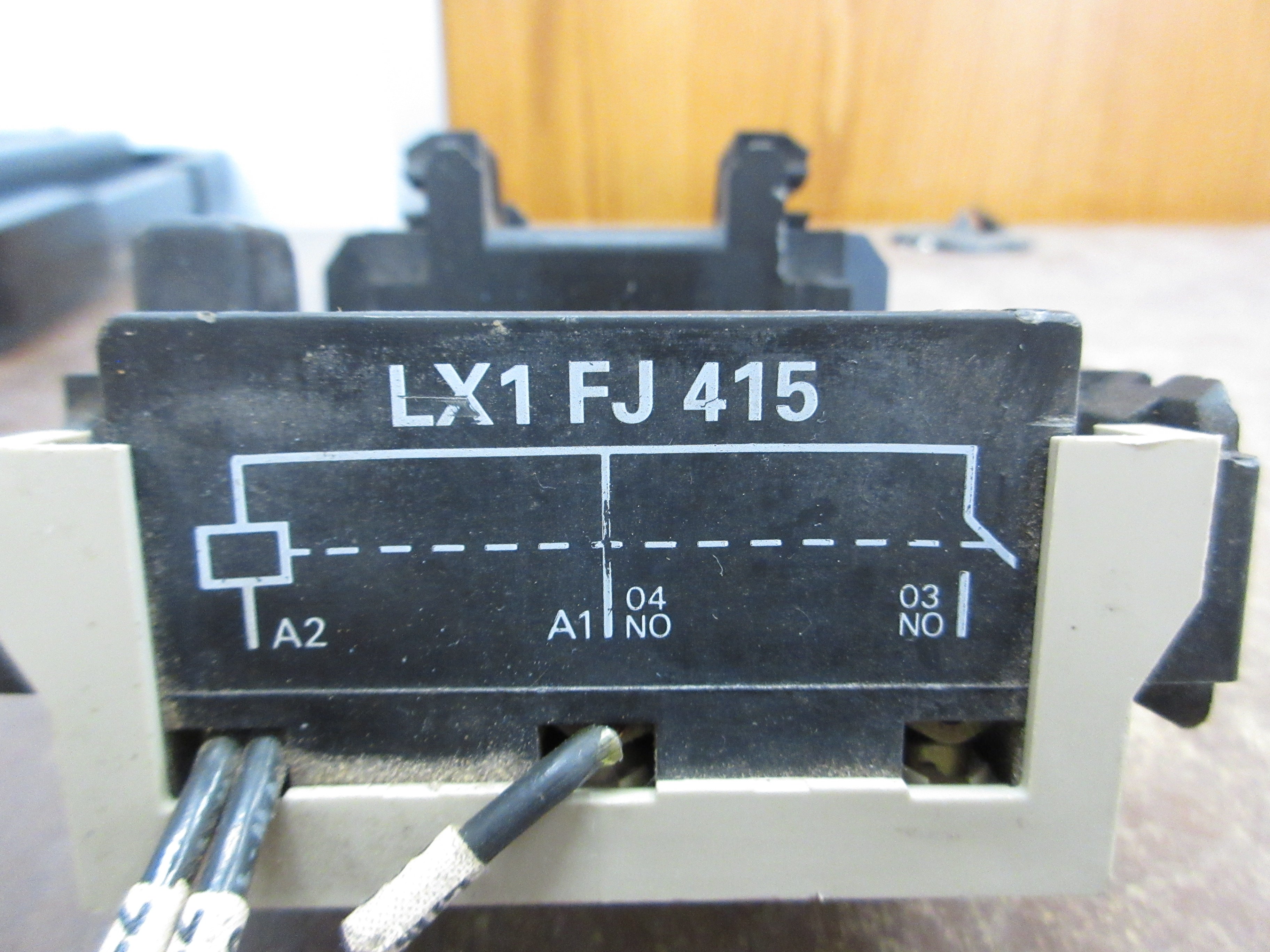 Telemecanique Magnetic Coil LX1 FJ 415 415-480V *Broken Corner Mount* Used