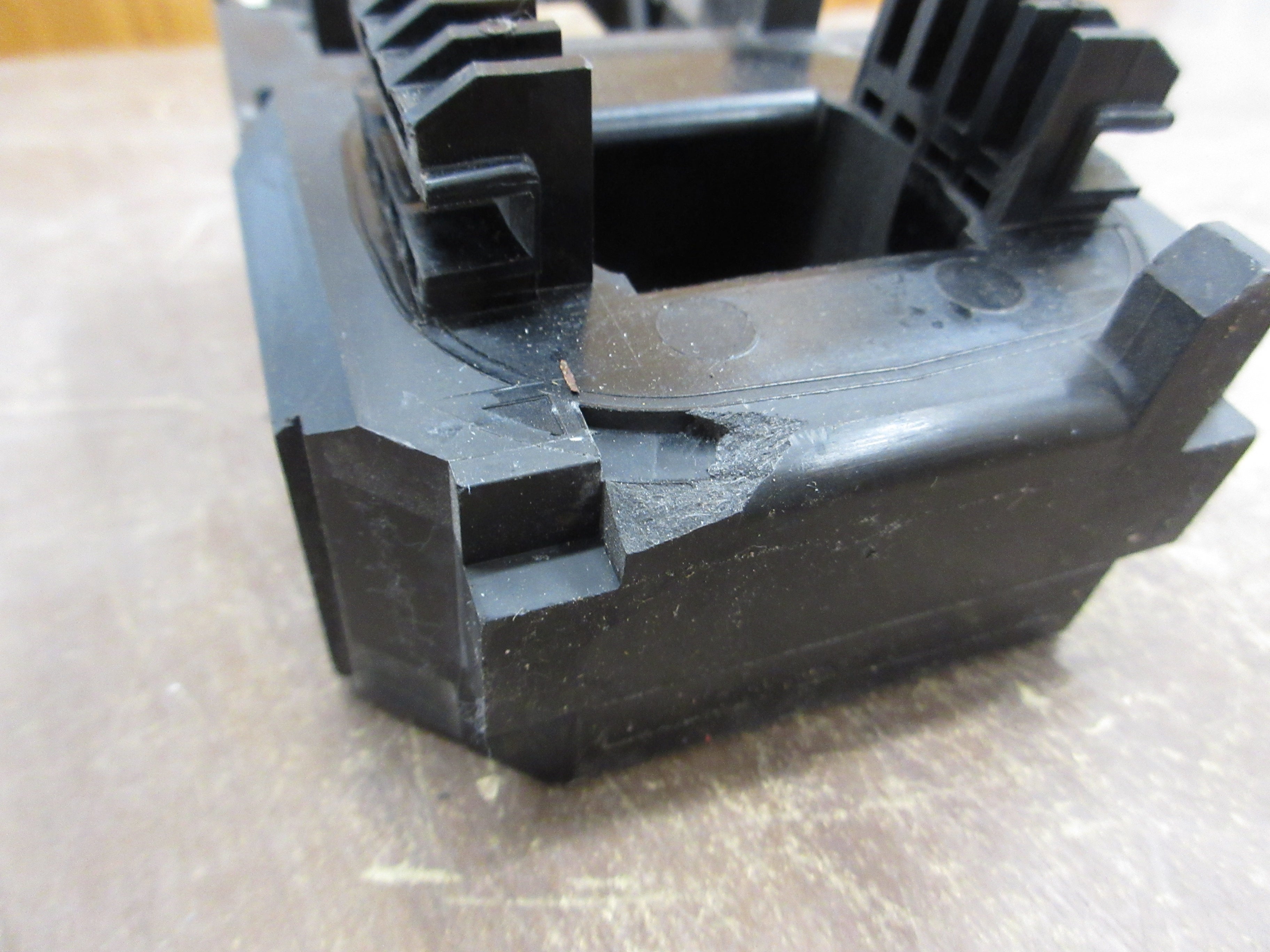 Telemecanique Magnetic Coil LX1 FJ 415 415-480V *Broken Corner Mount* Used