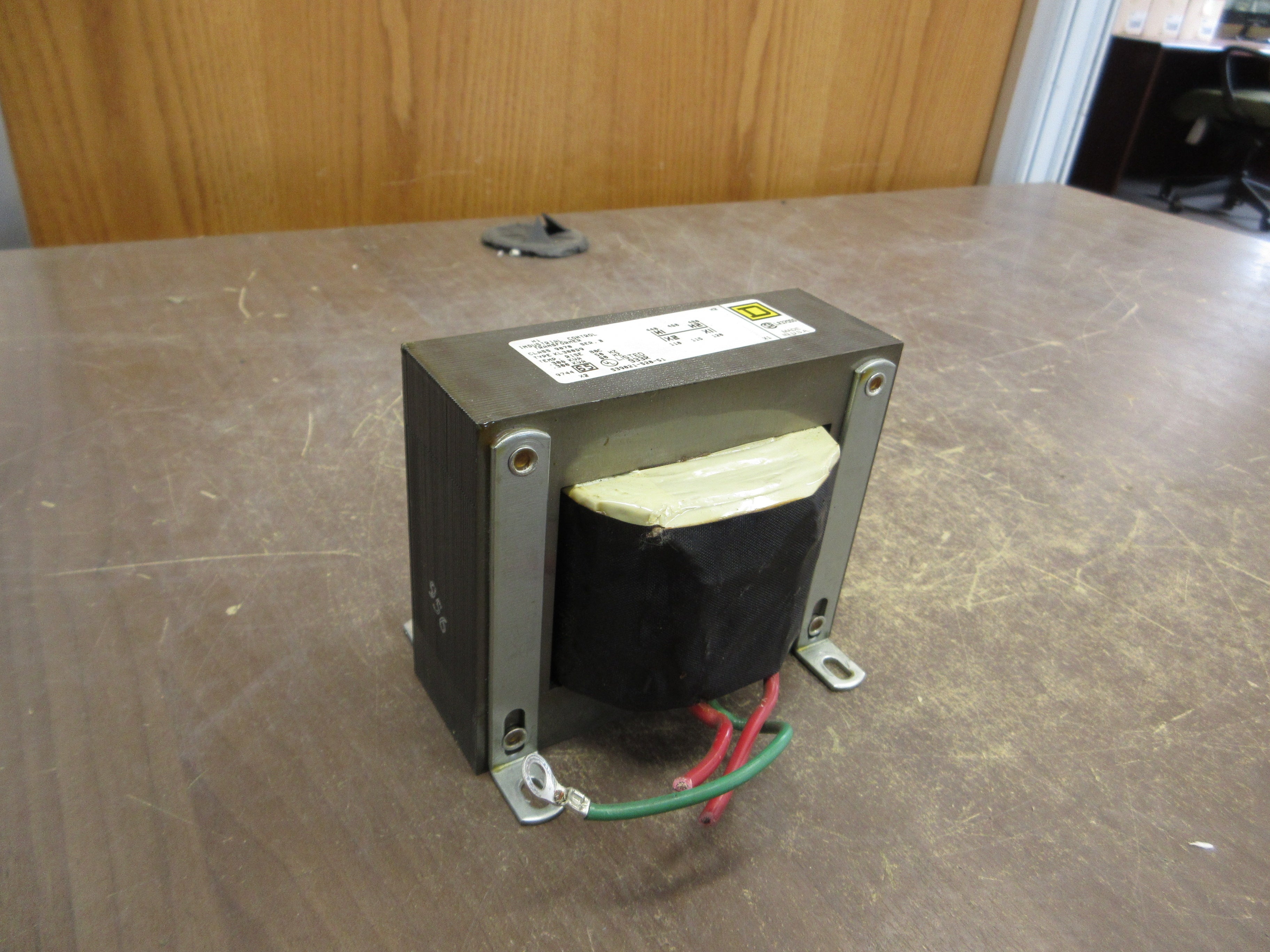 Square D Control Transformer 9070 KL300D9 Ser. B 0.300kVA Pri: 480V Sec: 120V