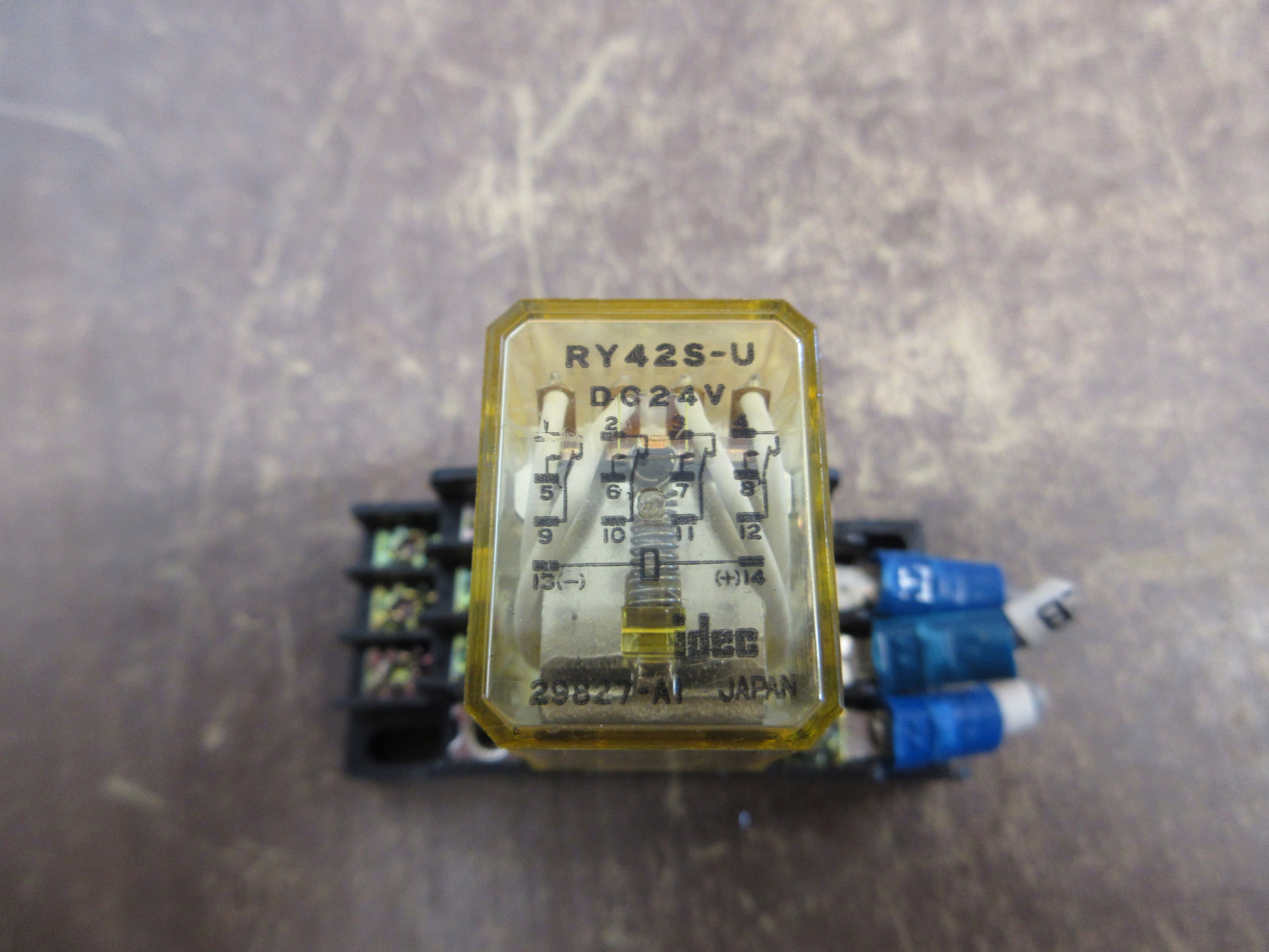 Idec Relay RY42S-U 24VDC Coil w/ Base *Lot of 3* Used