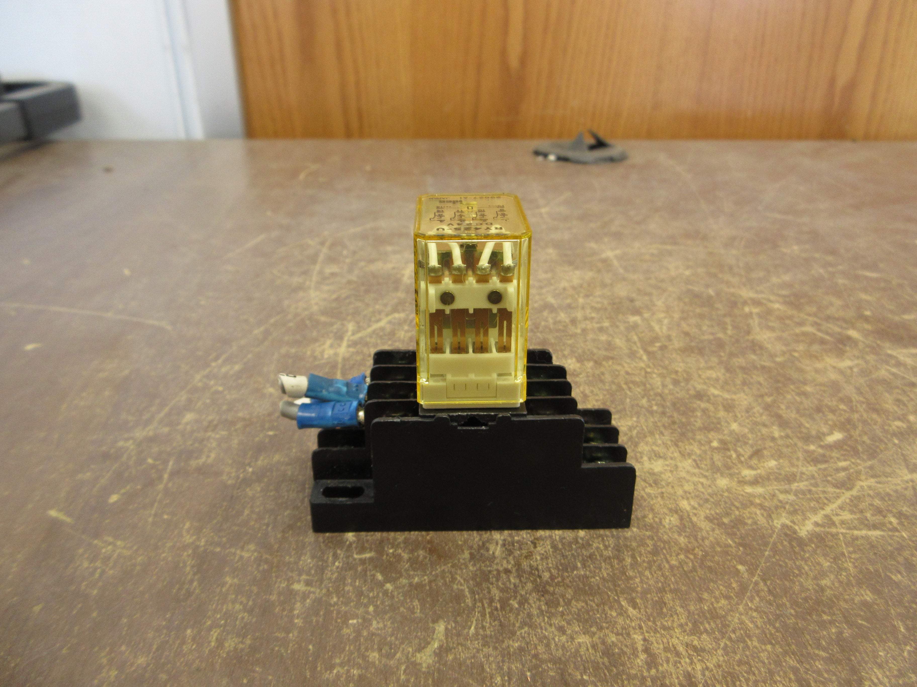 Idec Relay RY42S-U 24VDC Coil w/ Base *Lot of 3* Used