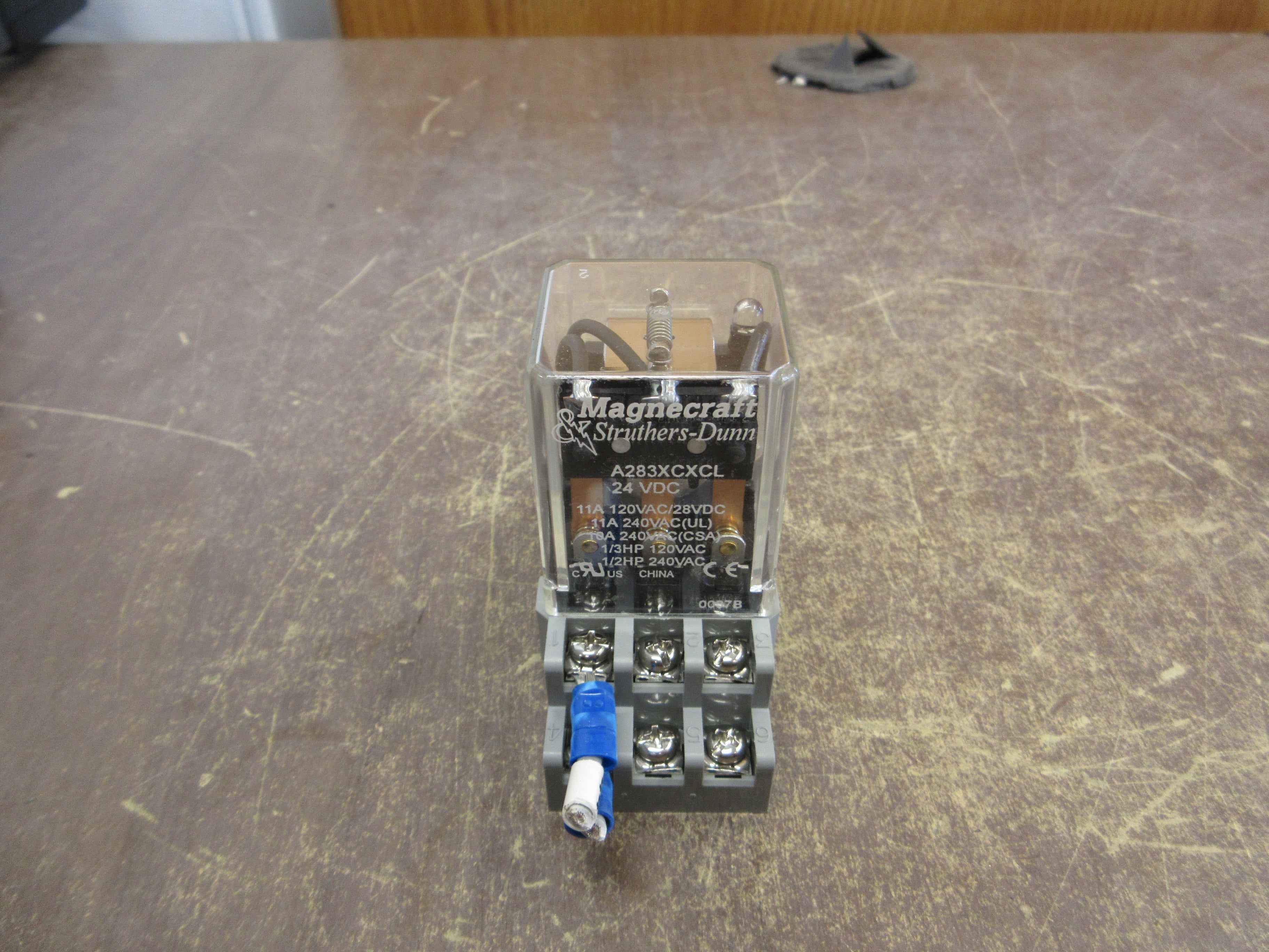 Magnecraft Struthers-Dunn Relay A283XCXCL 24VDC Coil w/Base *Chipped Base* Used
