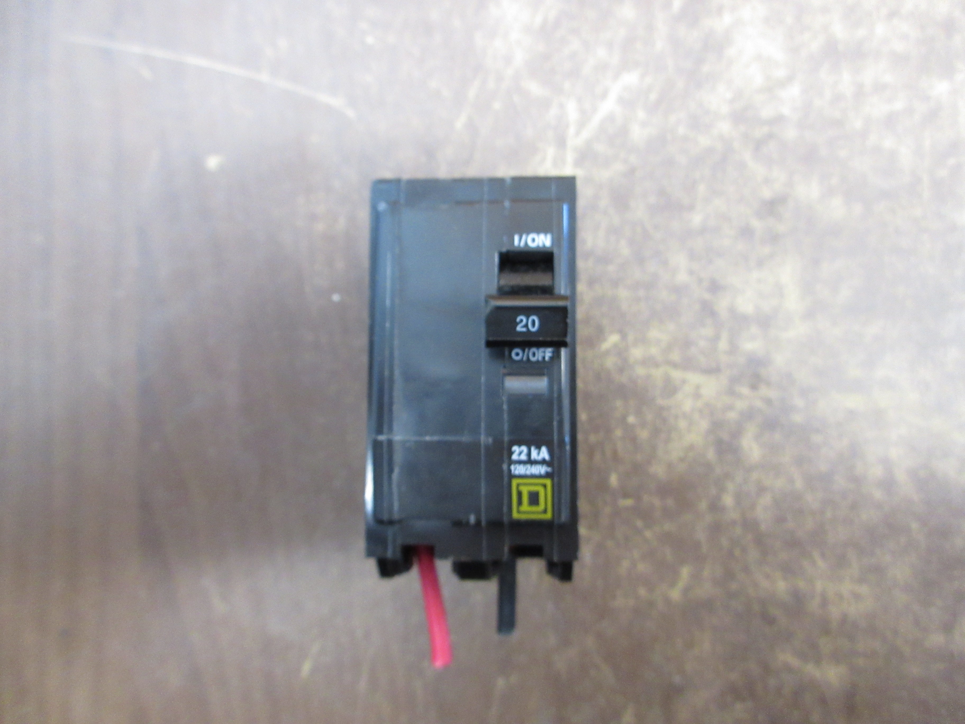 Square D Bolt-On Circuit Breaker QOB220VH 20A 120/240V 2P 22kA *(1) Screw* Used