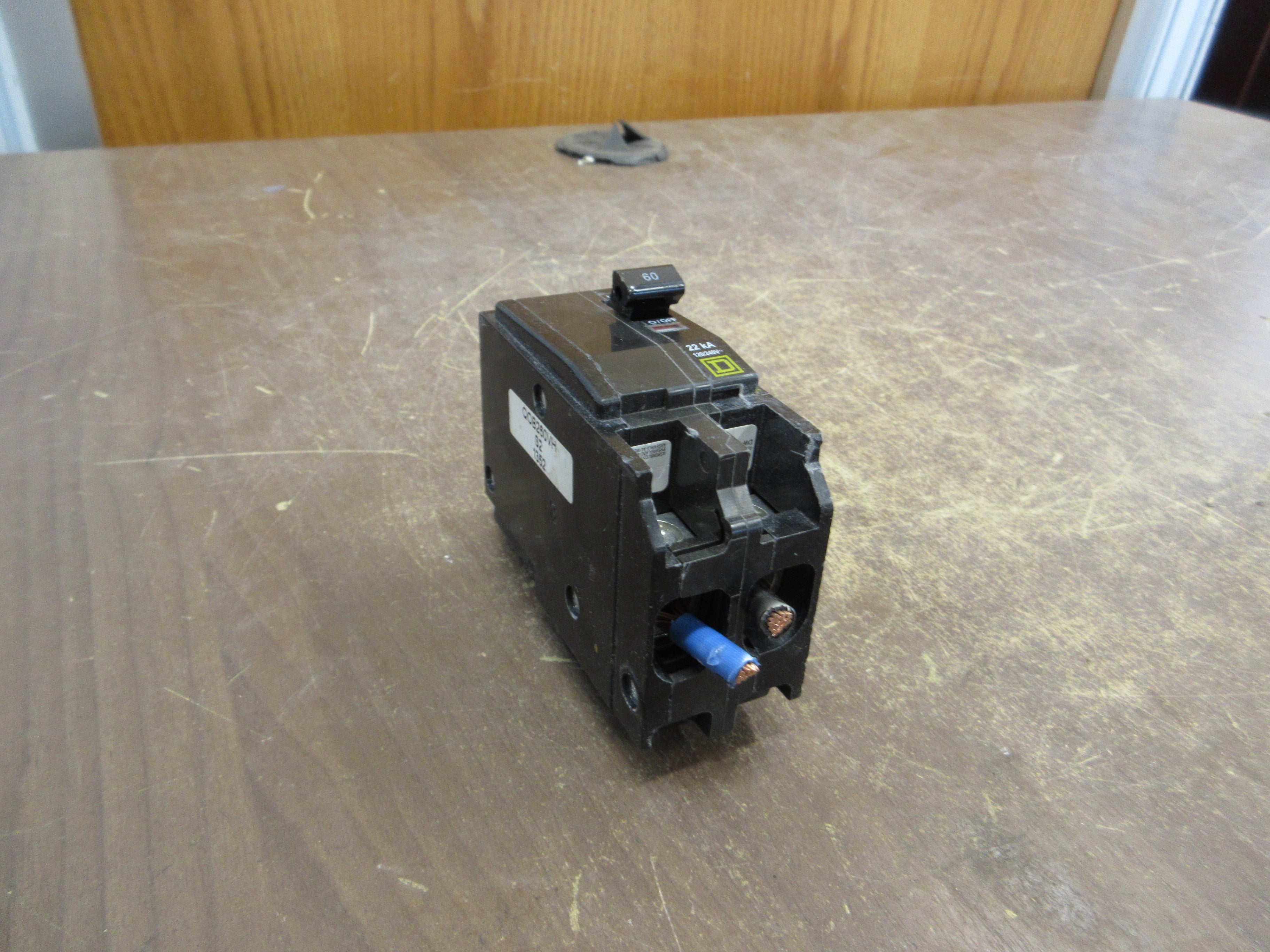 Square D Bolt-On Circuit Breaker QOB260VH 60A 120/240V 2P 22kA *No Screws* Used