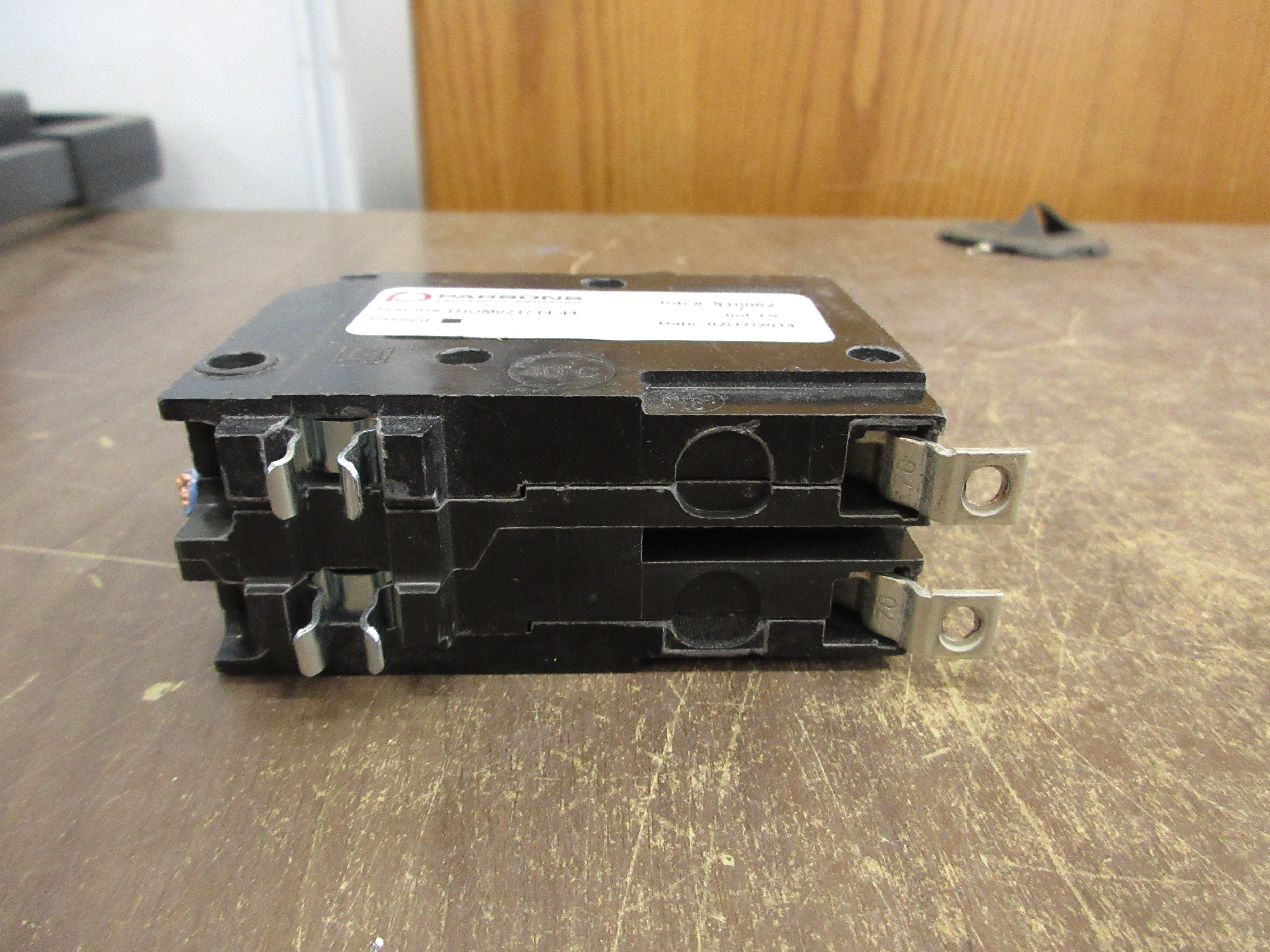 Square D Bolt-On Circuit Breaker QOB260VH 60A 120/240V 2P 22kA *No Screws* Used