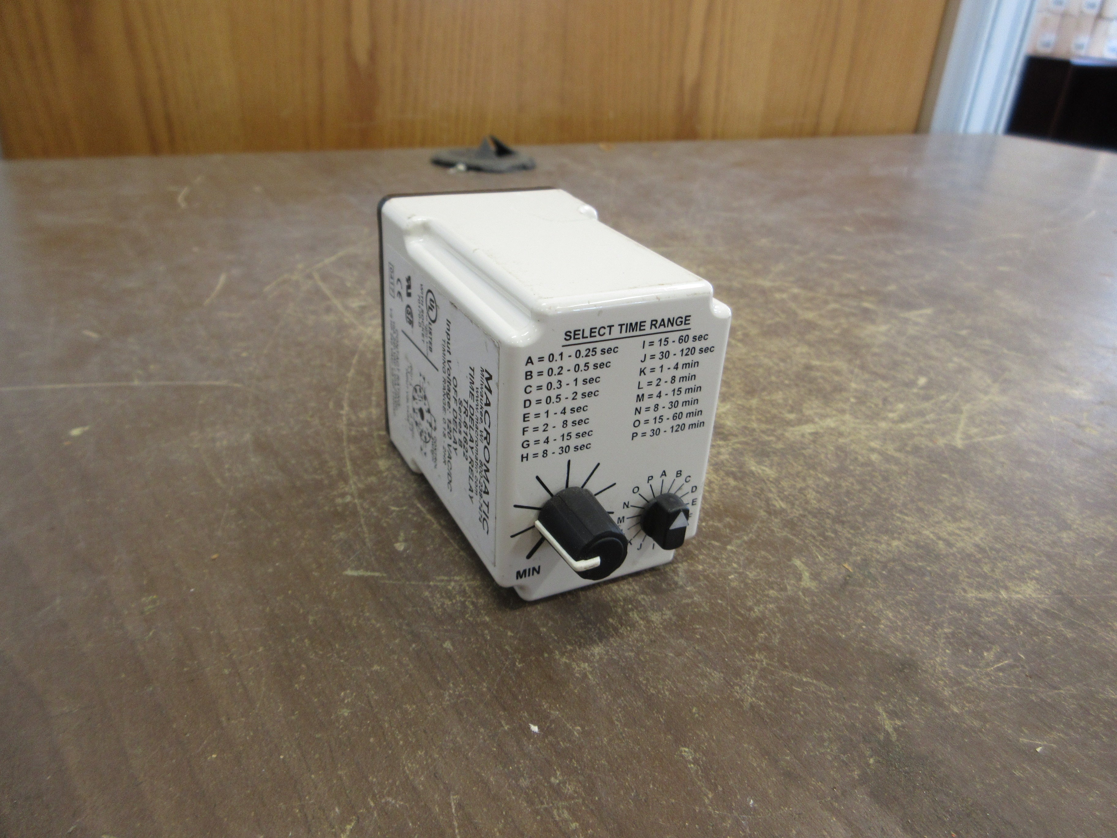 Macromatic Time Delay Relay TR-61622 Ser. B 120V Range: 0.1s-2Hr Off-Delay Used