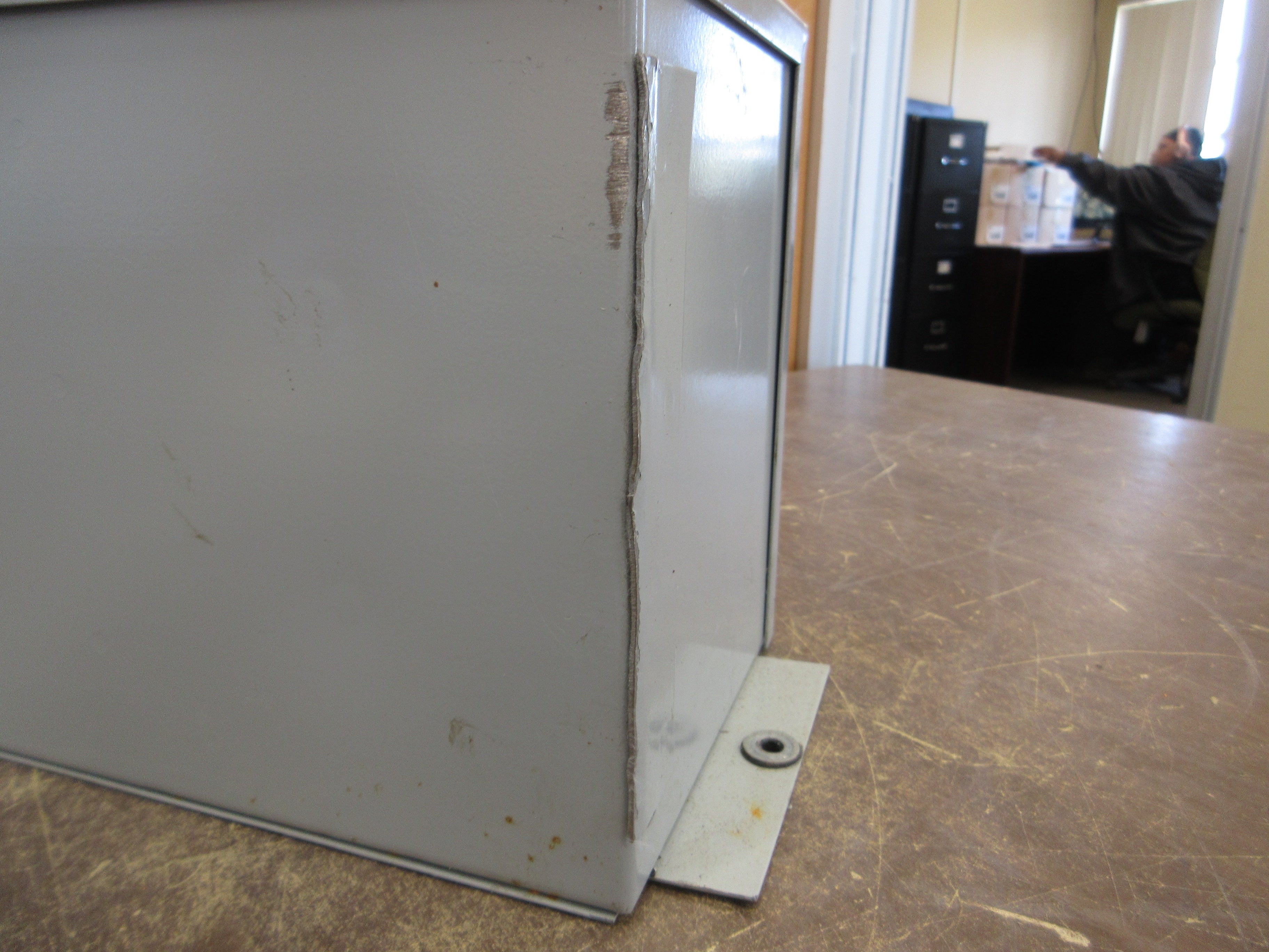 GE Capacitor 65L801TE1 1.5kVAR 480V 60Hz 3Ph *Broken Mounting Foot* Used