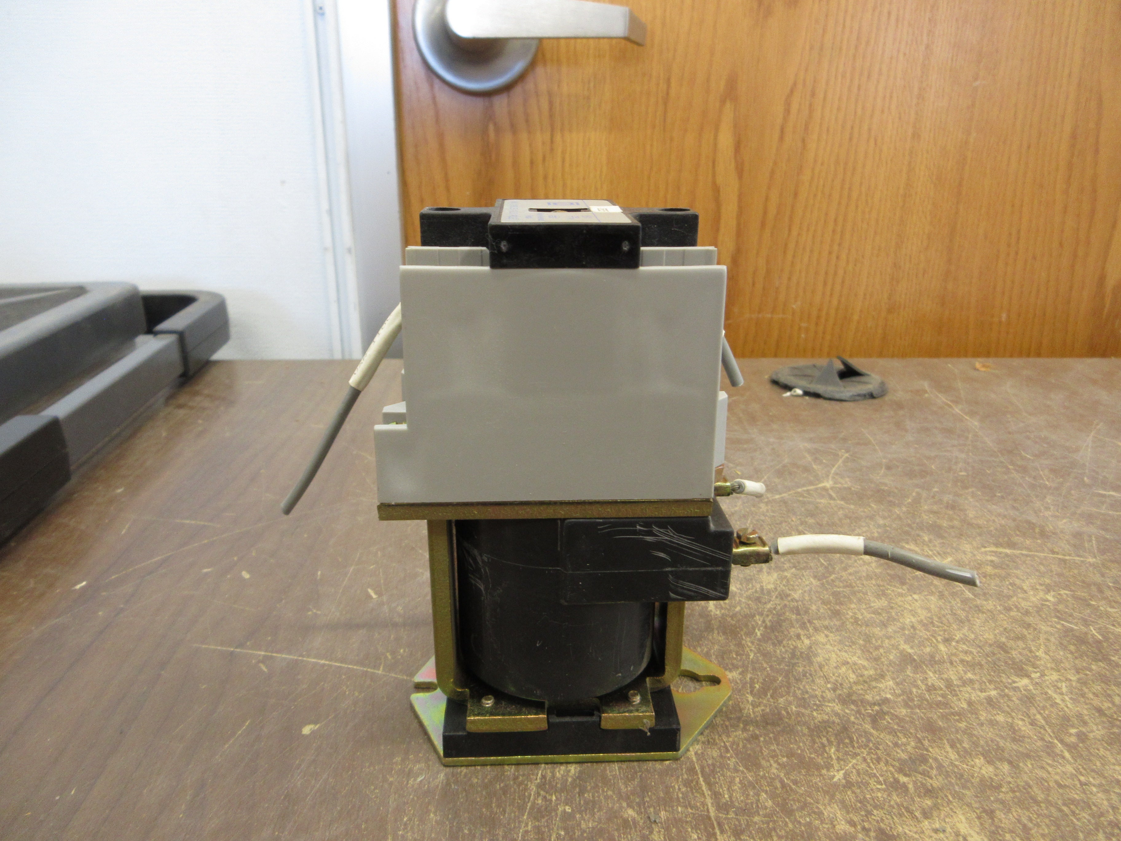 Square D Utility Auxiliary Relay 8501XUD004 Ser. A 125VDC Coil Used