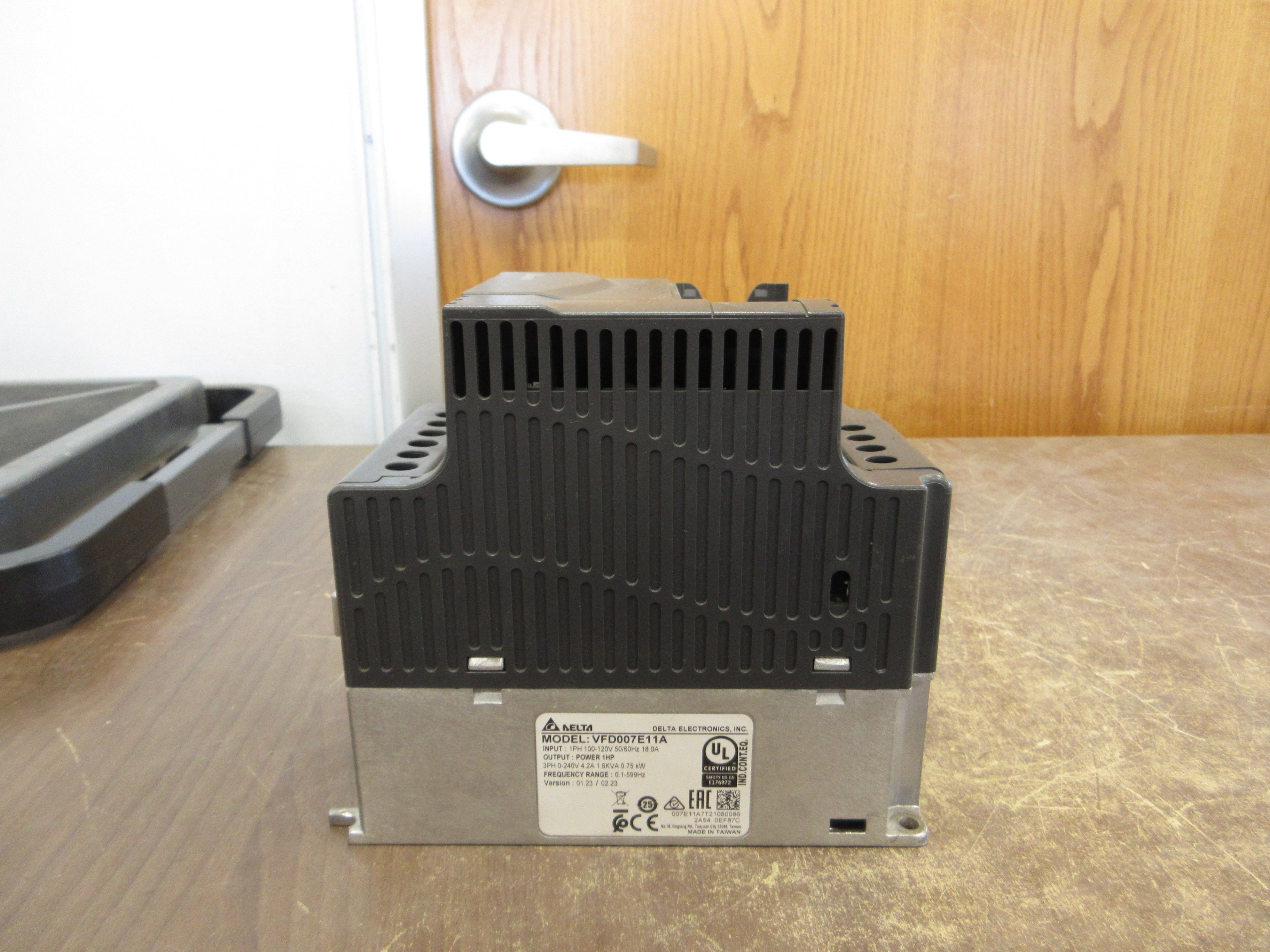 Delta AC Drive VFD007E11A 1HP Input: 1Ph 100-120V 50/60Hz 18A Used
