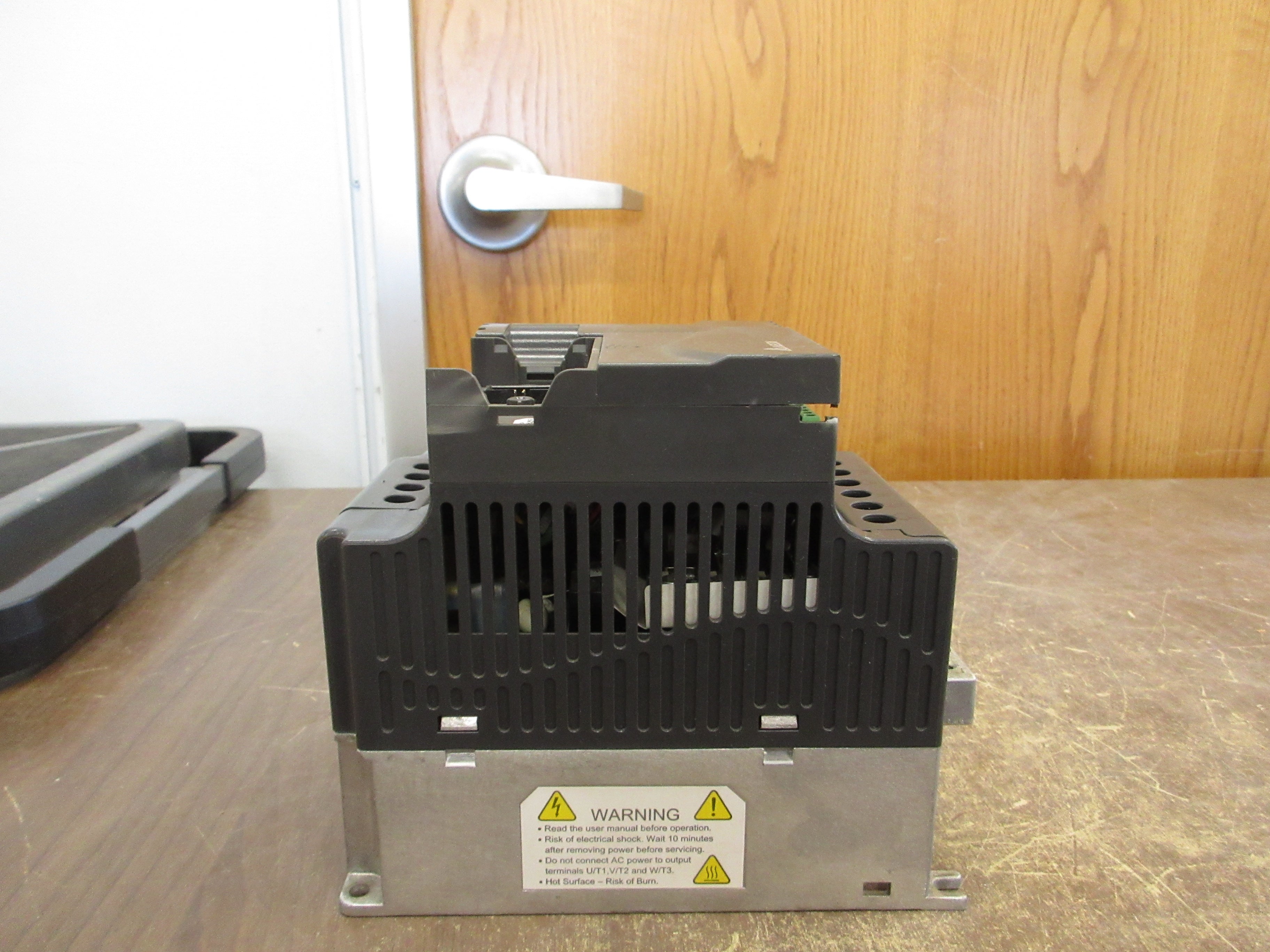 Delta AC Drive VFD007E11A 1HP Input: 1Ph 100-120V 50/60Hz 18A Used