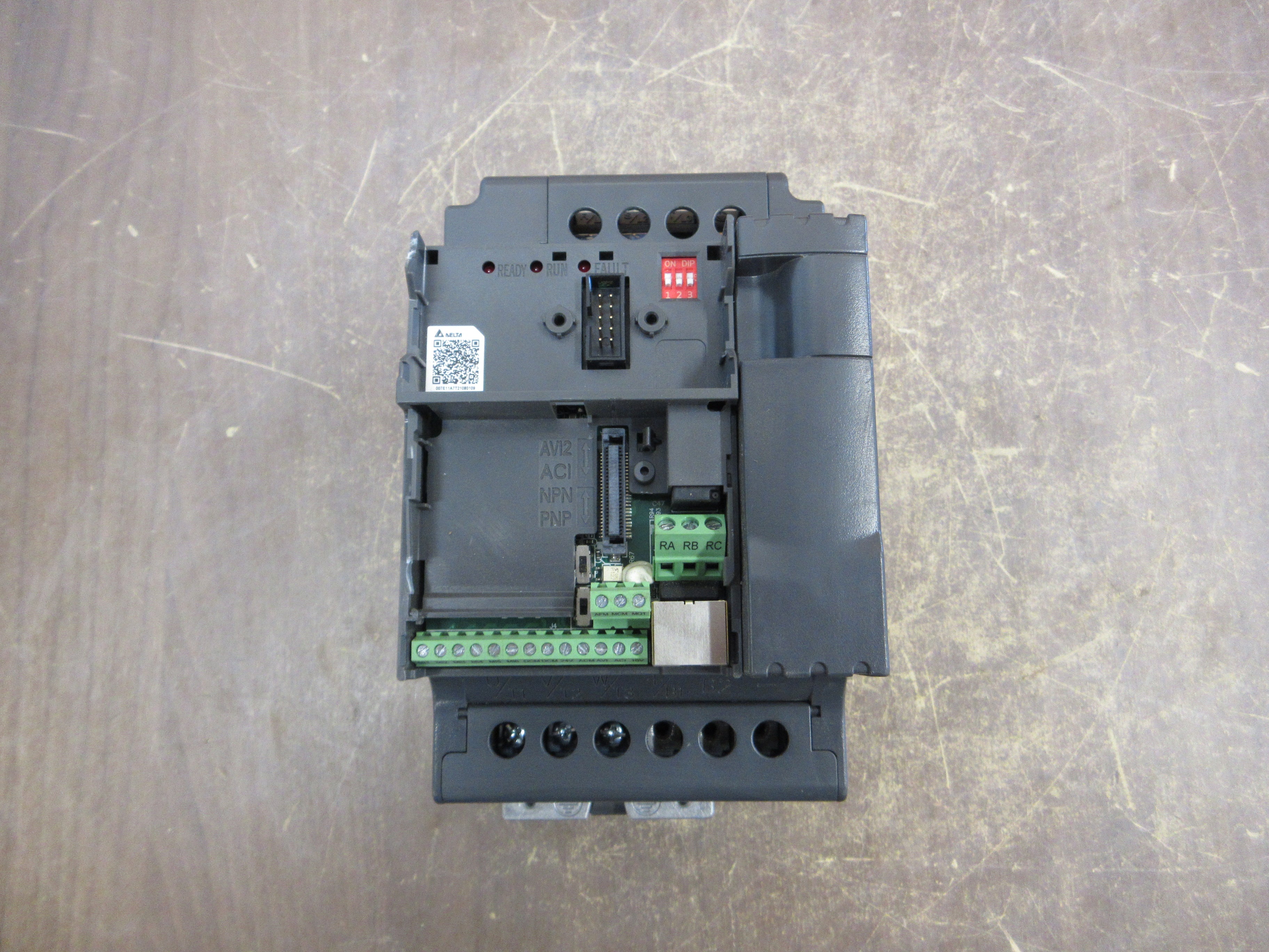 Delta AC Drive VFD007E11A 1HP *No Terminal Cover* *Chipped Corner* Used