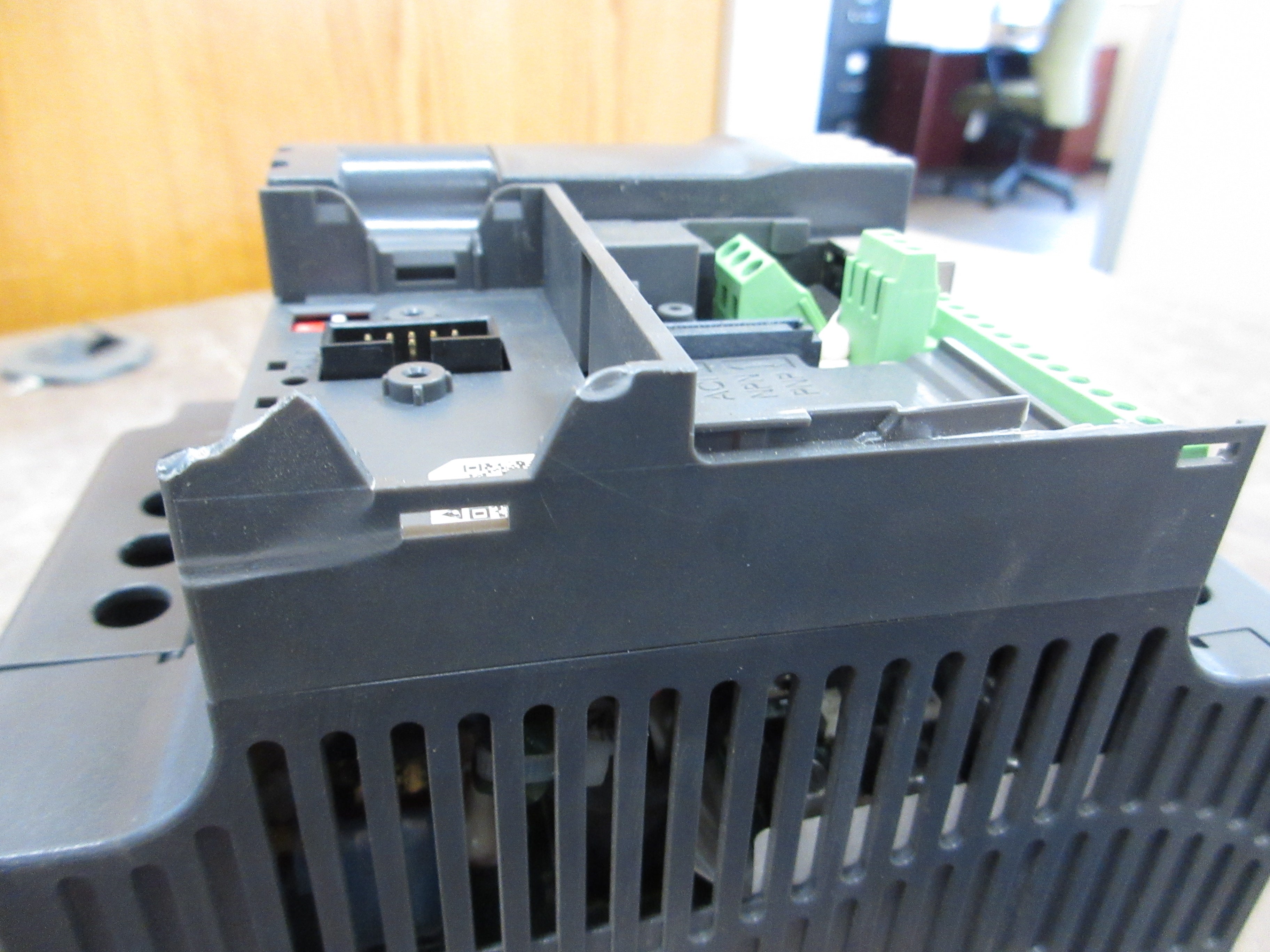 Delta AC Drive VFD007E11A 1HP *No Terminal Cover* *Chipped Corner* Used