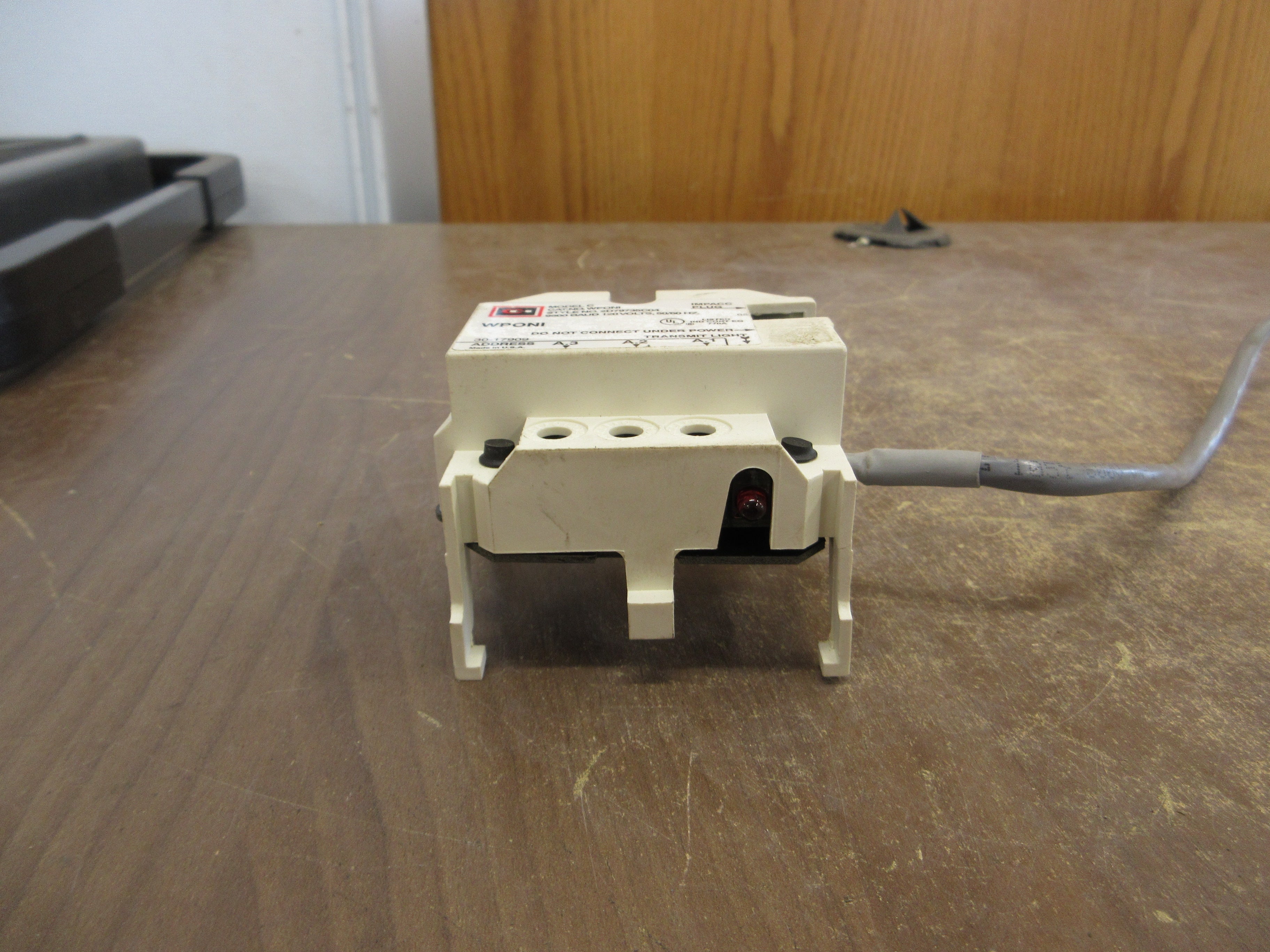 Cutler-Hammer WPONI Module 2D79735C04 Model C 9600 BAUD 120V 50/60Hz *Cut Cord*