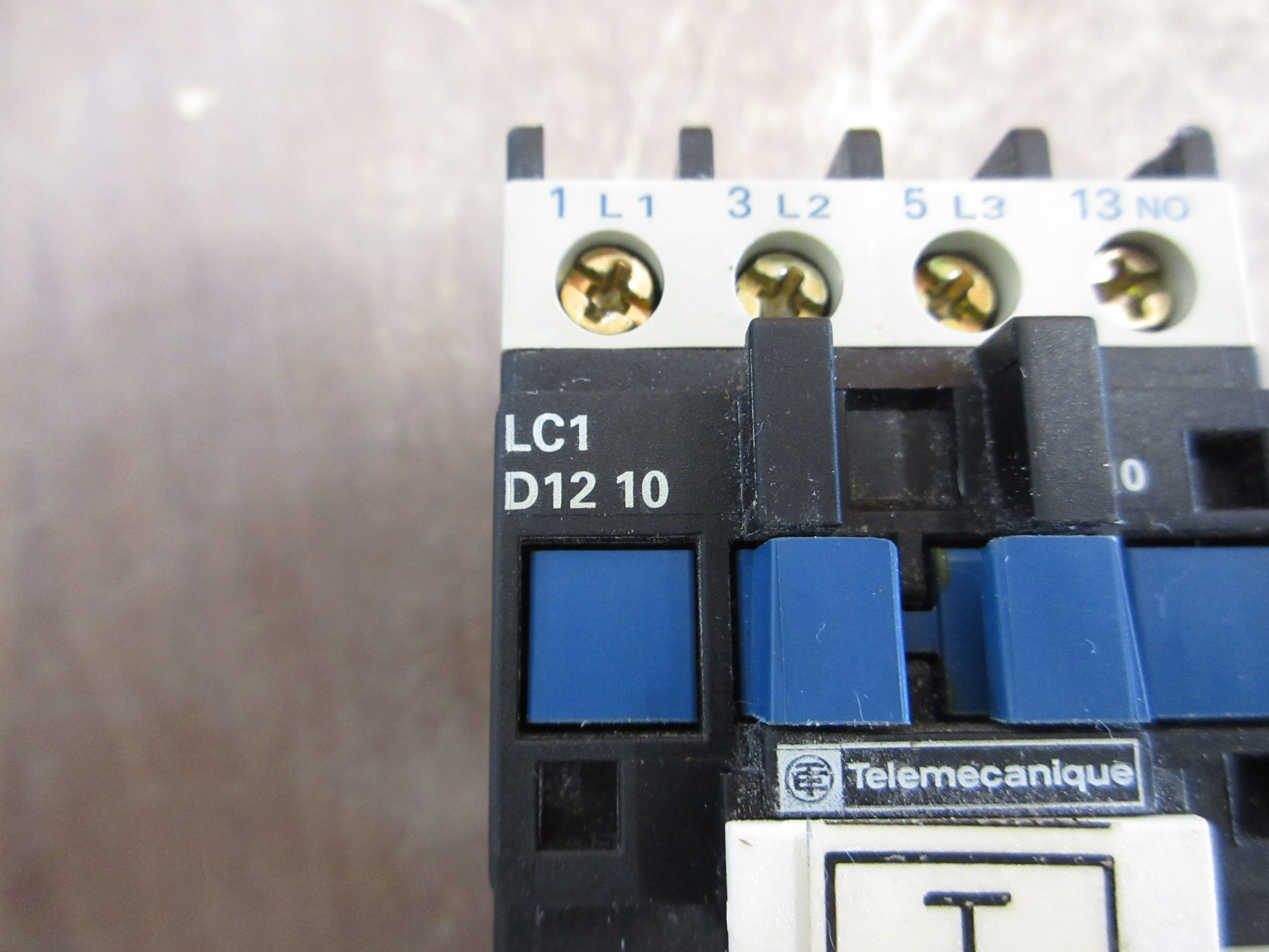Telemecanique Contactor LC1 D12 10 120V Coil 25A 600V Used