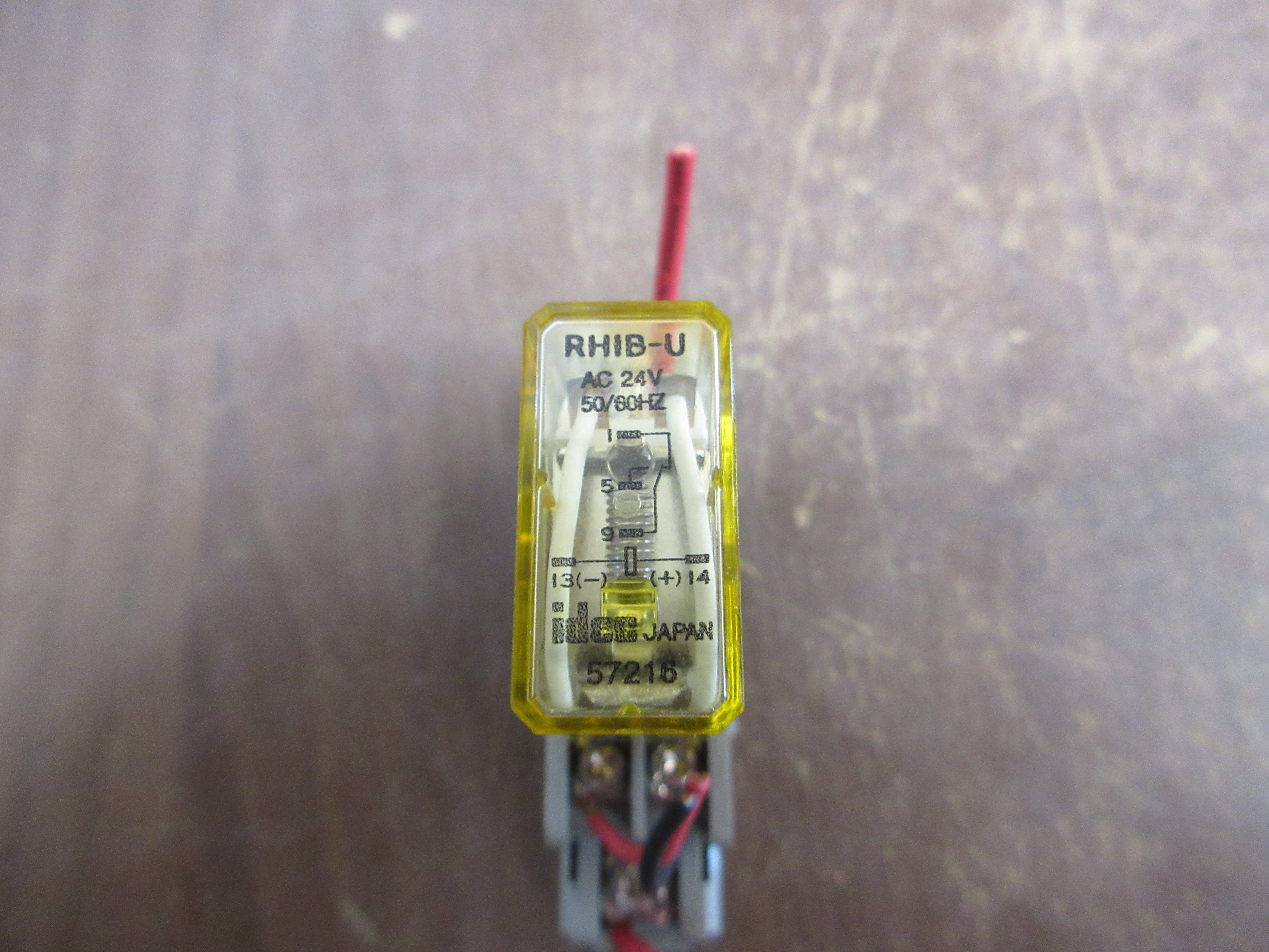 Idec Relay RHIB-U 24V Coil w/ Base *Lot of 2* Used