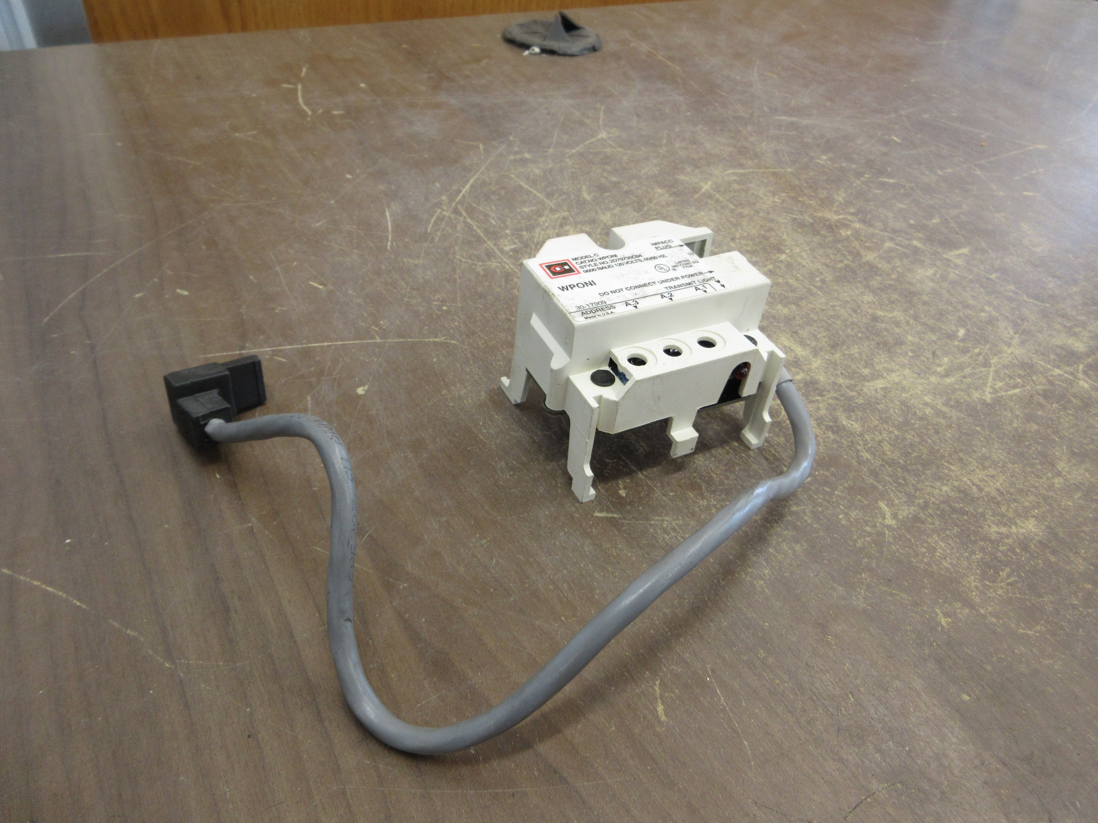 Cutler-Hammer WPONI Module 2D79735C04 Model C 120V 50/60Hz 9600 BAUD Used