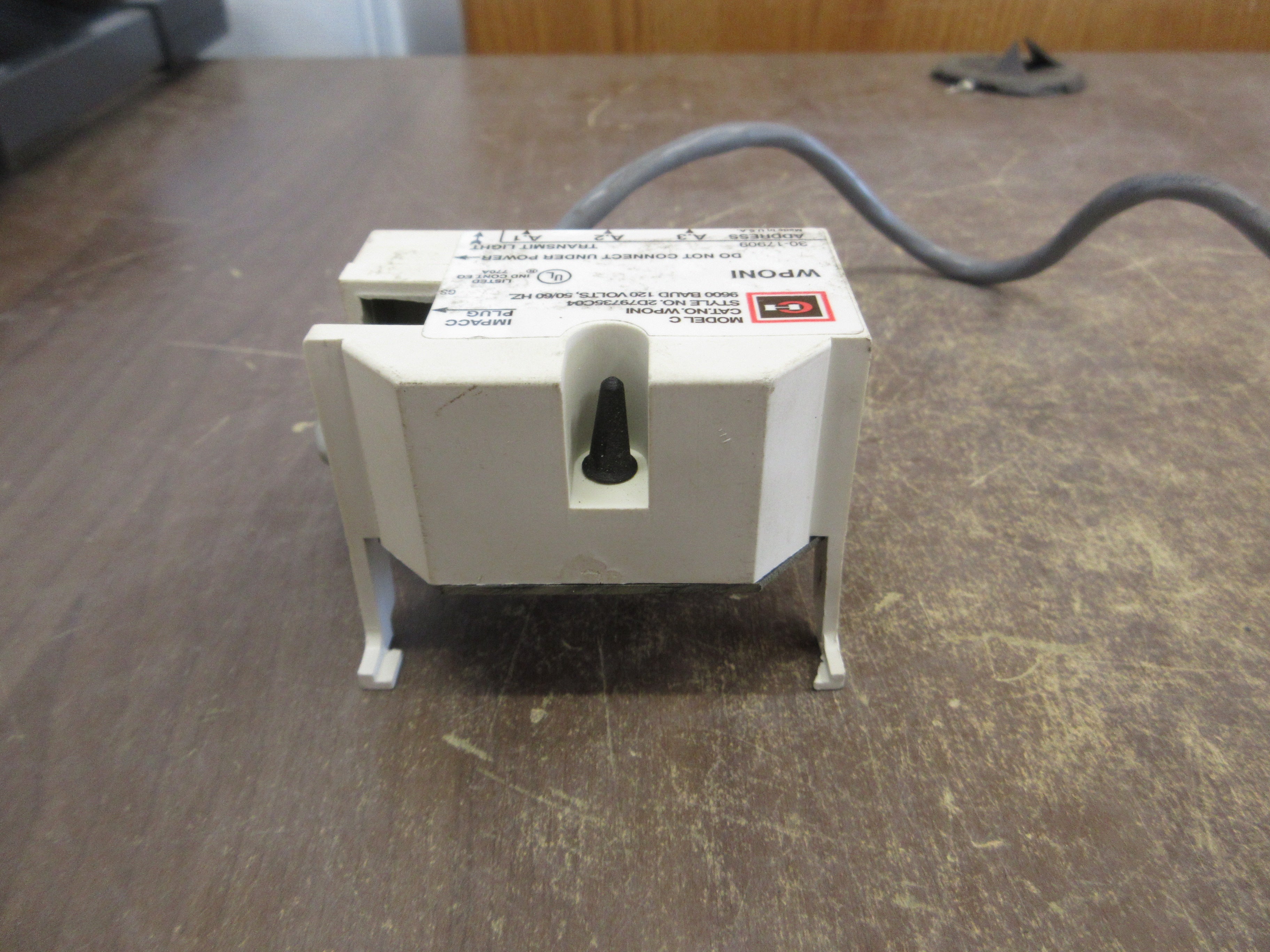 Cutler-Hammer WPONI Module 2D79735C04 Model C 120V 50/60Hz 9600 BAUD Used