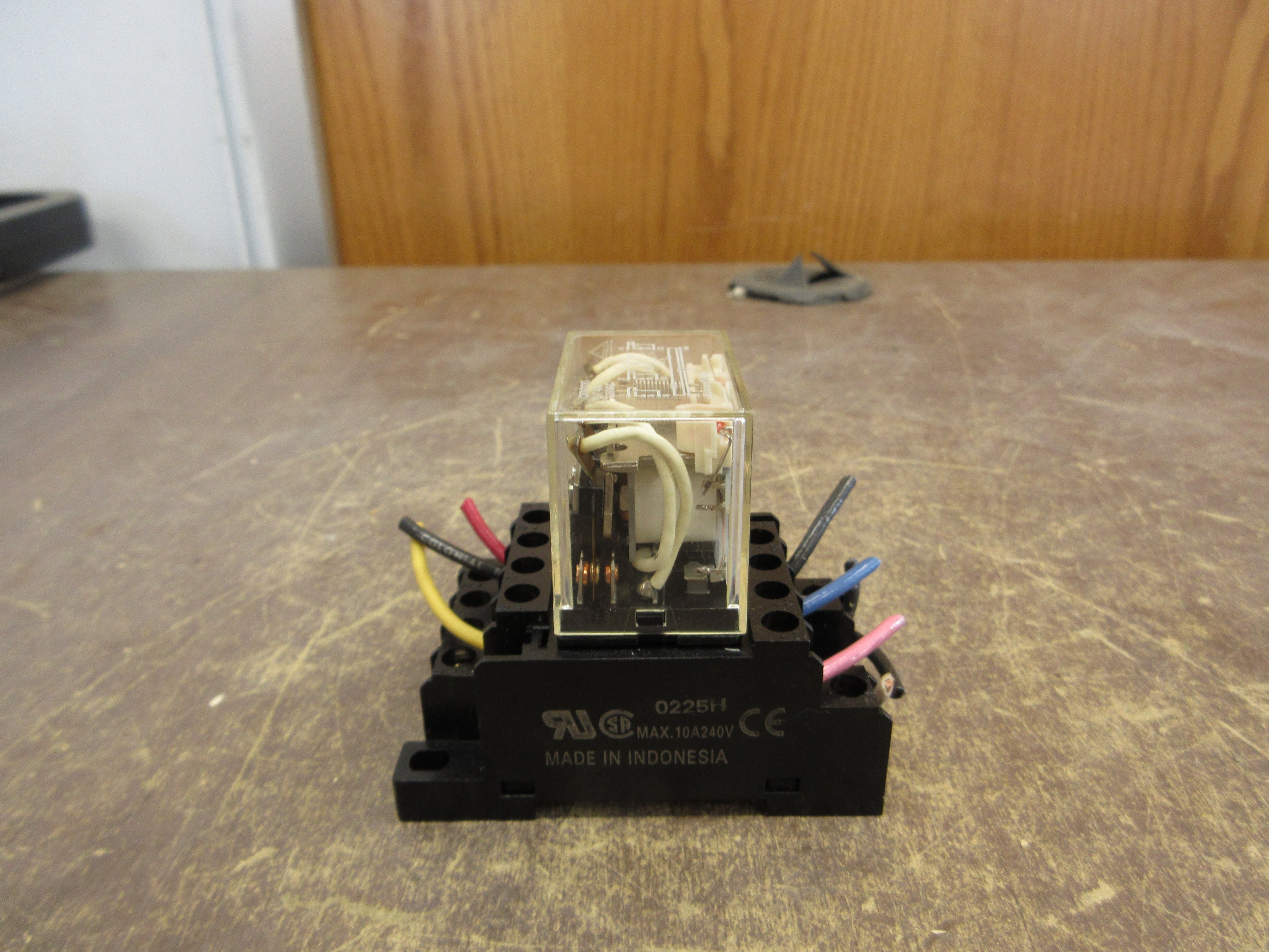 Omron Relay LY4N 120V Coil w/ Base Used