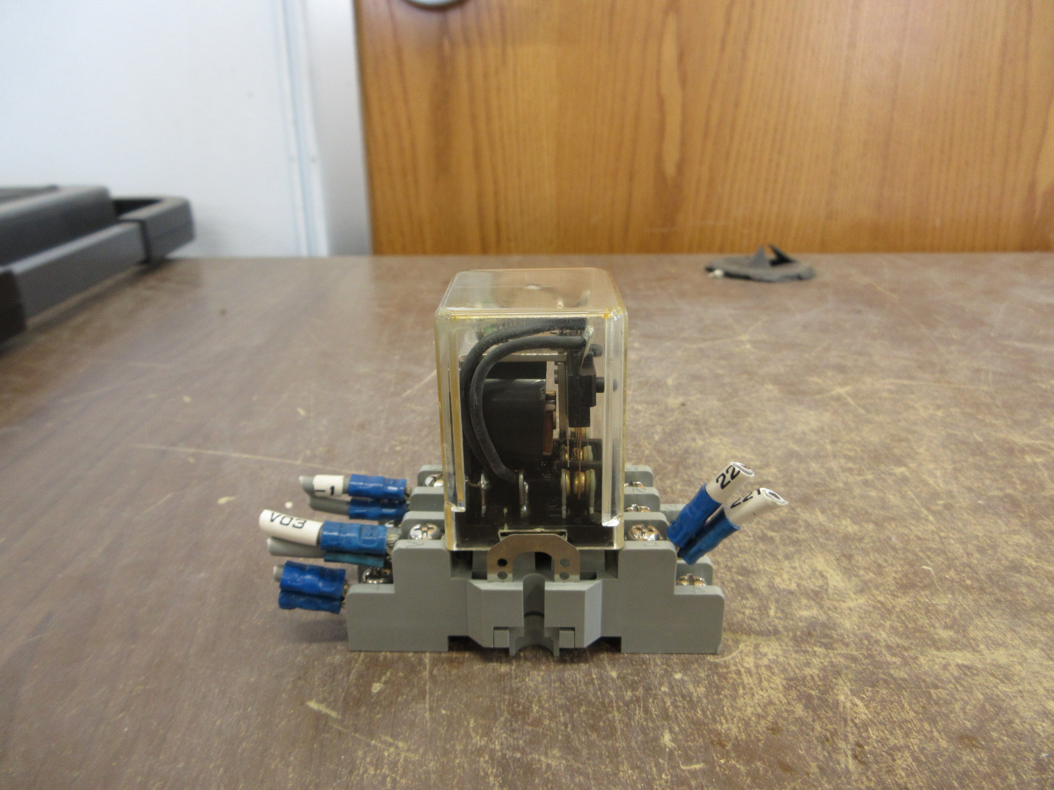Magnecraft Struthers-Dunn Relay A283XCX296 120V Coil w/ Base Used