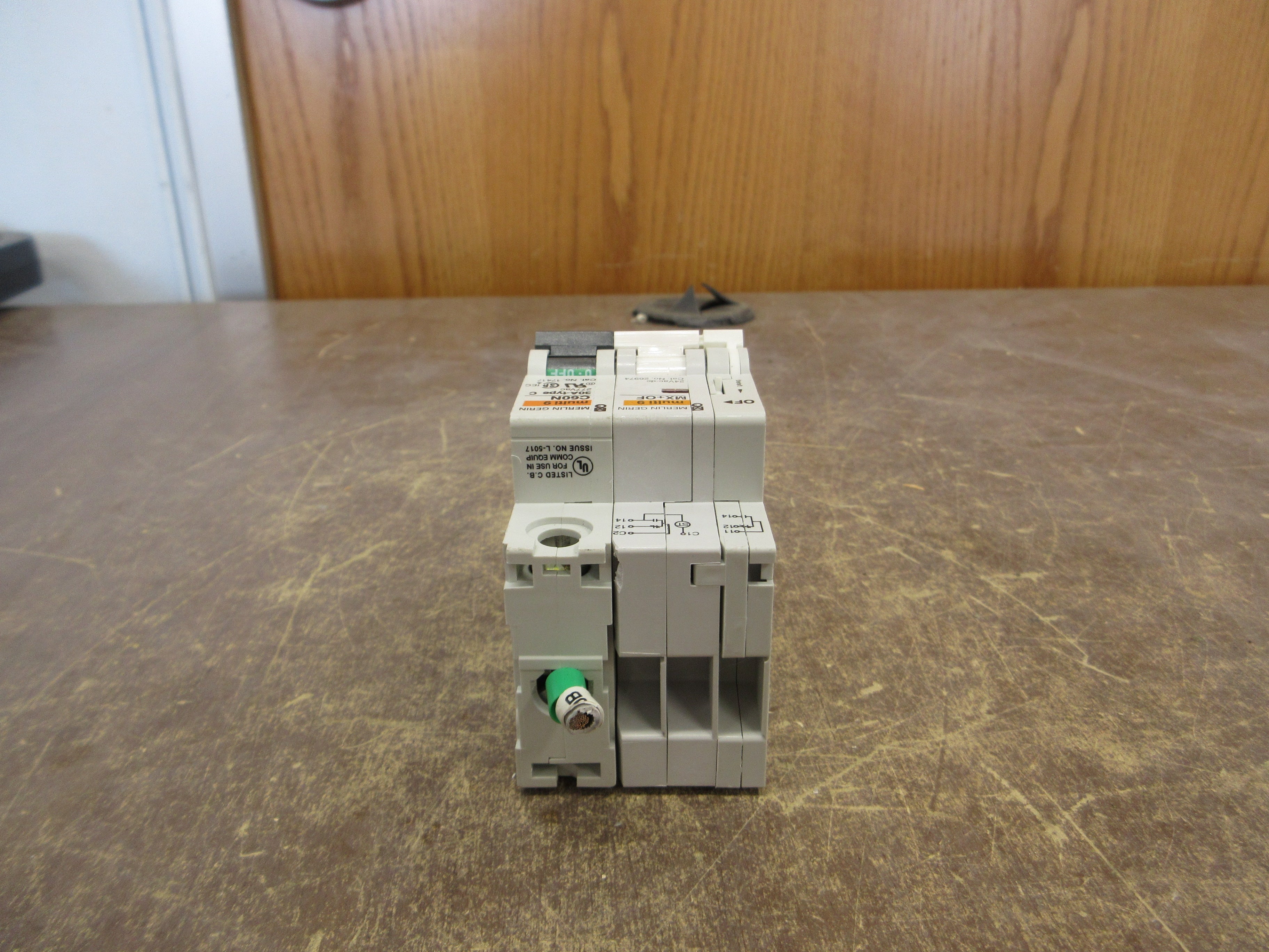 Merlin Gerin Multi 9 C60N Circuit Breaker 17417 30A 277V 1P w/ (2) Adder Poles