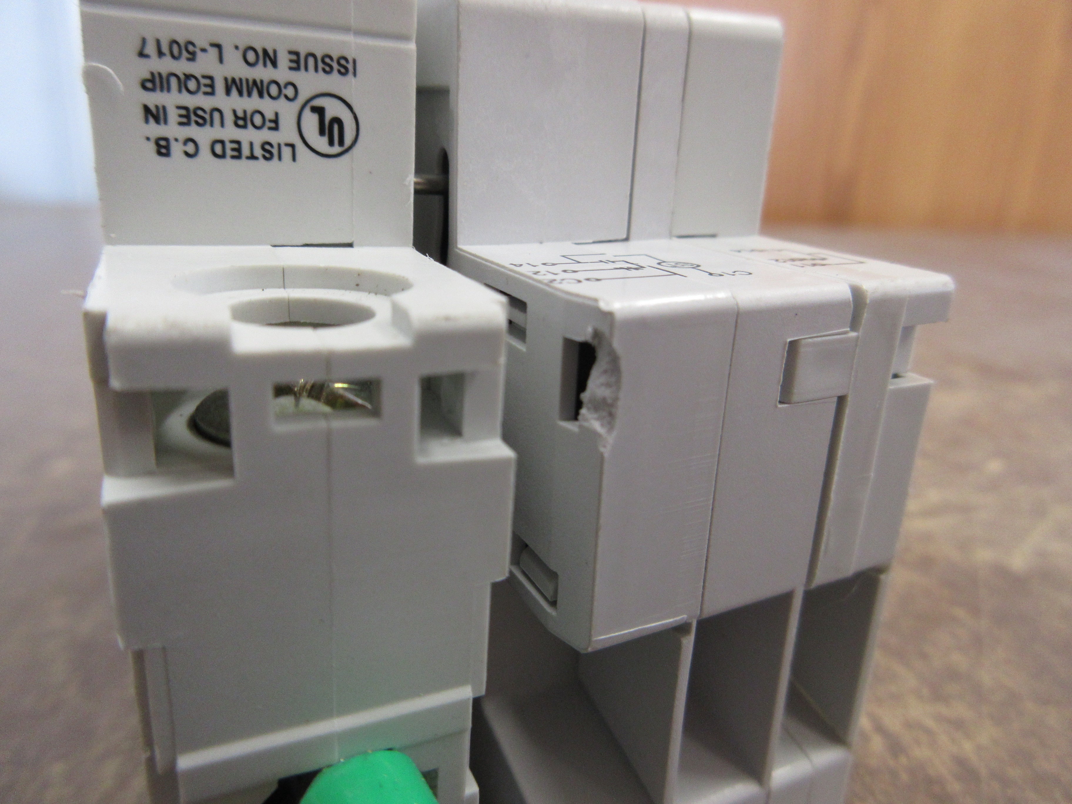 Merlin Gerin Multi 9 C60N Circuit Breaker 17417 30A 277V 1P w/ (2) Adder Poles