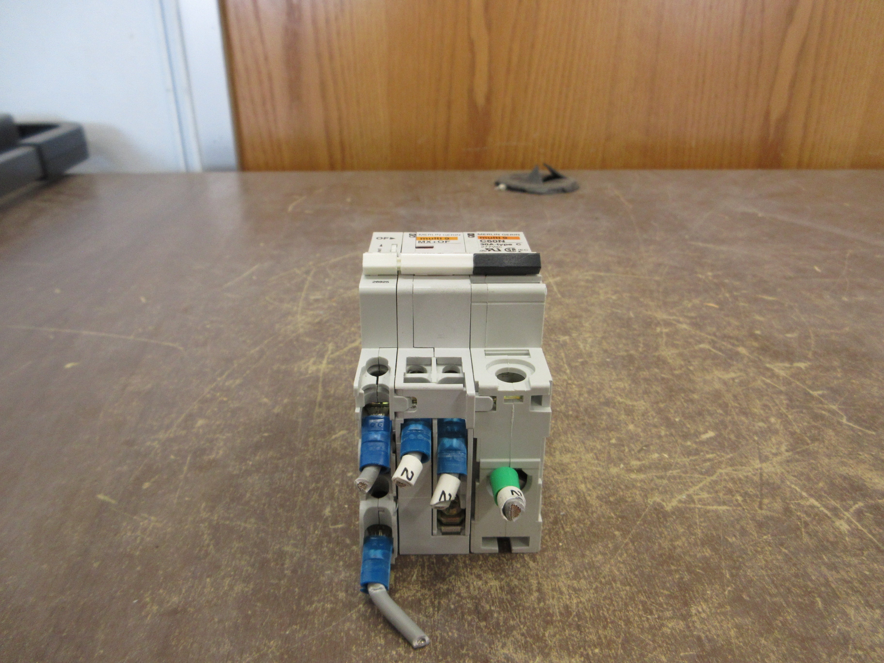 Merlin Gerin Multi 9 C60N Circuit Breaker 17417 30A 277V 1P w/ (2) Adder Poles