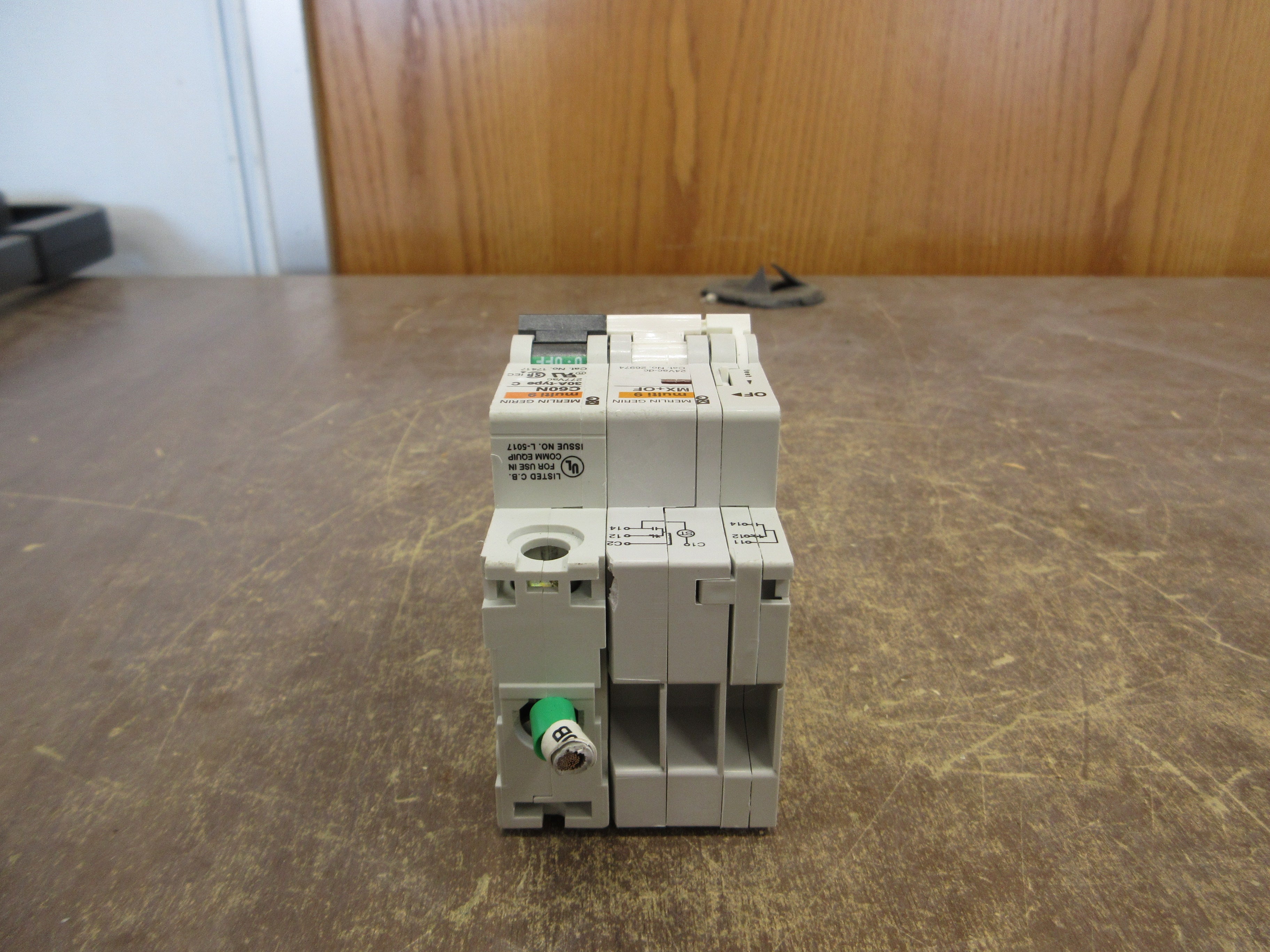 Merlin Gerin Multi 9 C60N Circuit Breaker 17417 30A 277V 1P w/ (2) Adder Poles