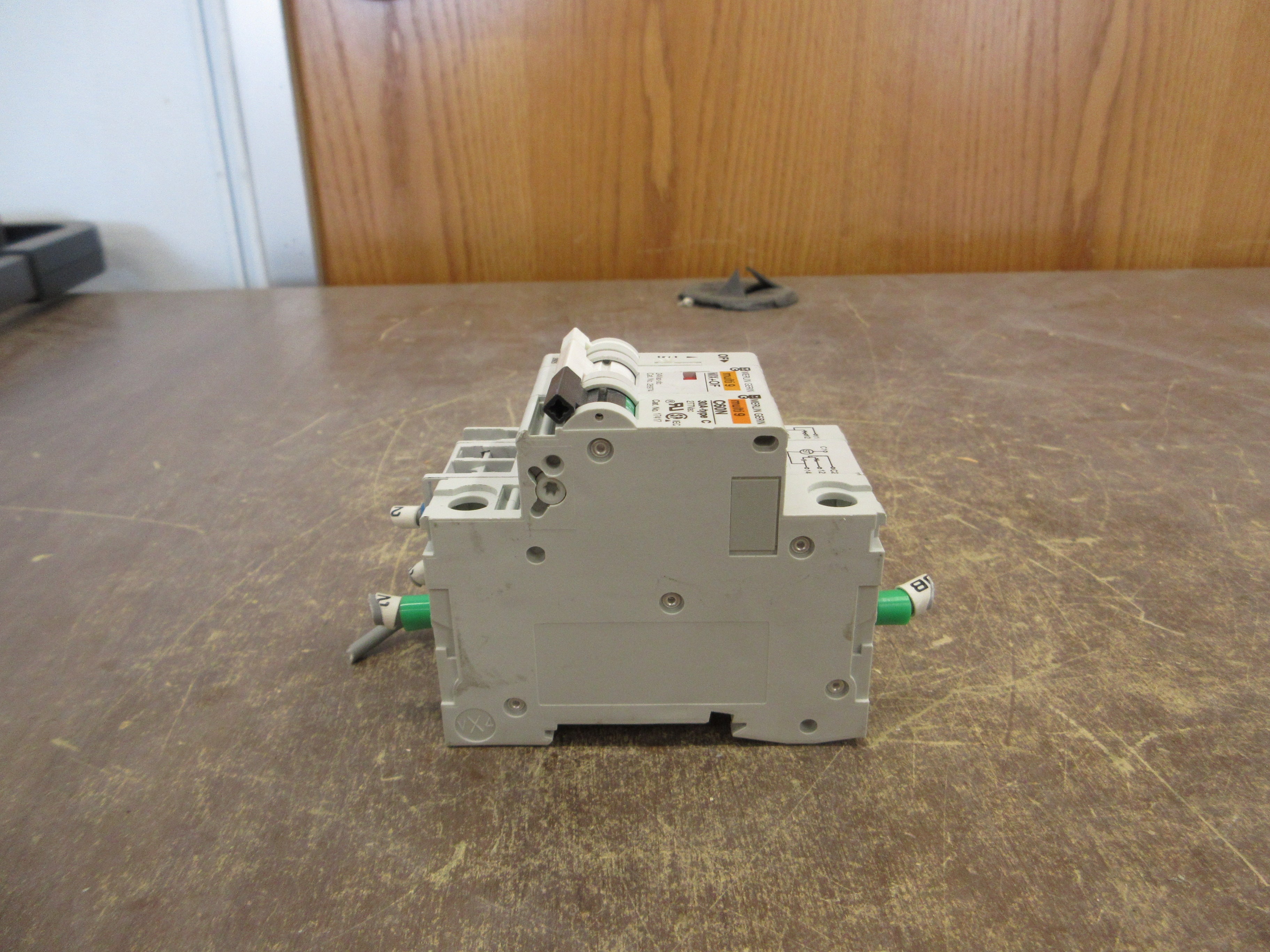 Merlin Gerin Multi 9 C60N Circuit Breaker 17417 30A 277V 1P w/ (2) Adder Poles